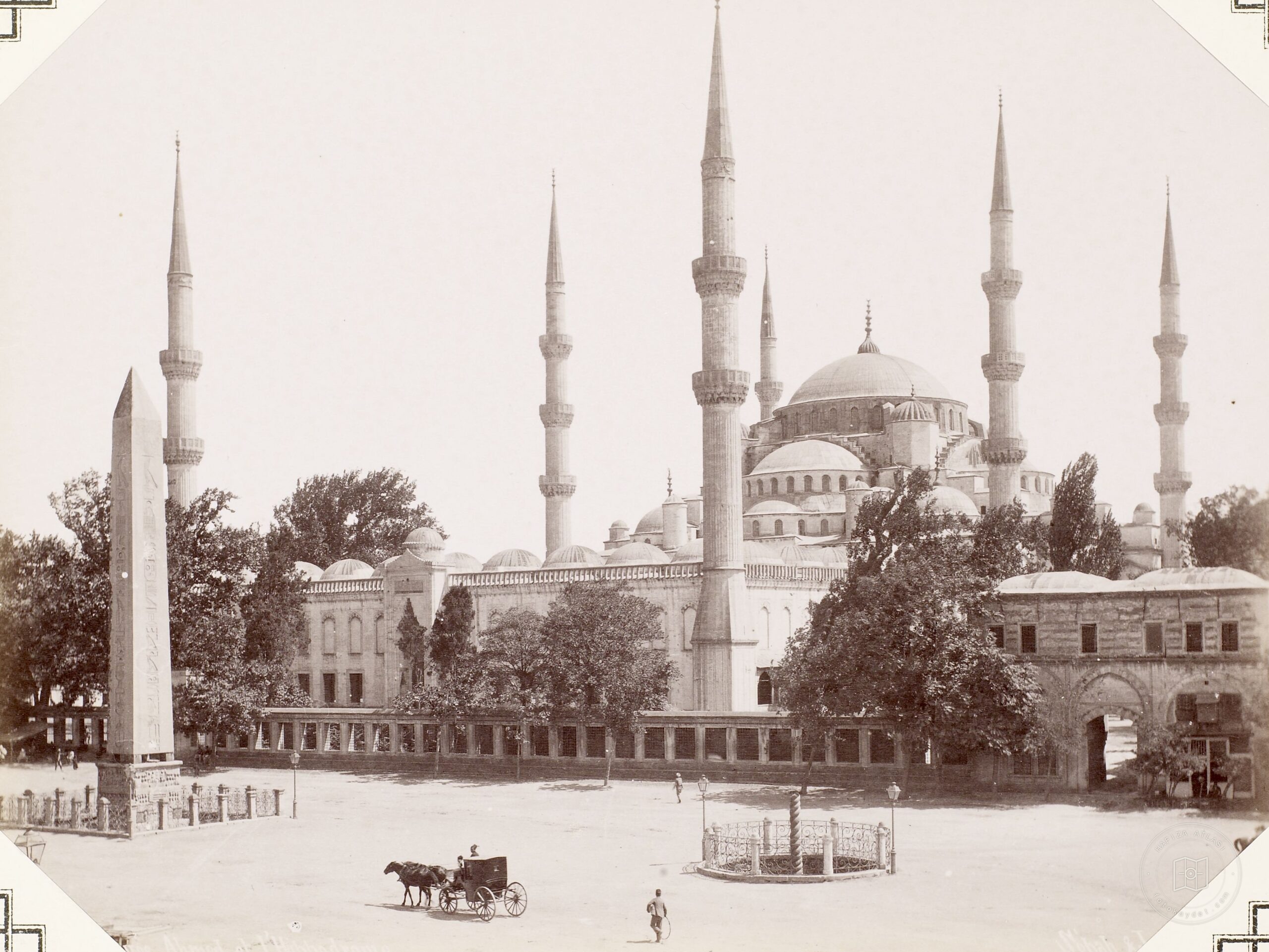 Dikilitaş, Yılanlı Sütun ve Sultan Ahmet Camii