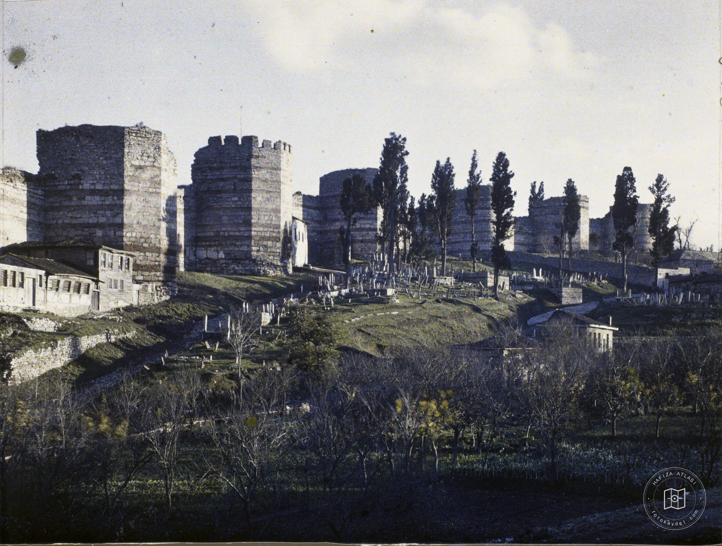 Eğrikapı Surs and Cemetery