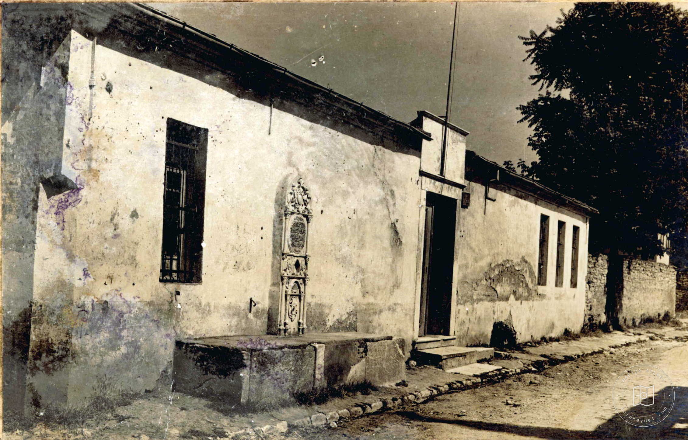 Perestû Female Fountain