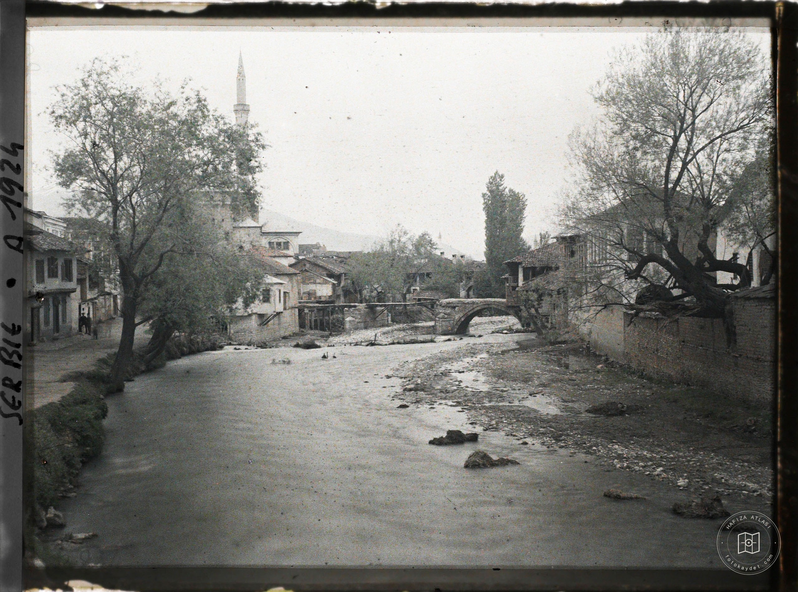 Prizren Sinan Paşa Camii ve Bistriça Nehri