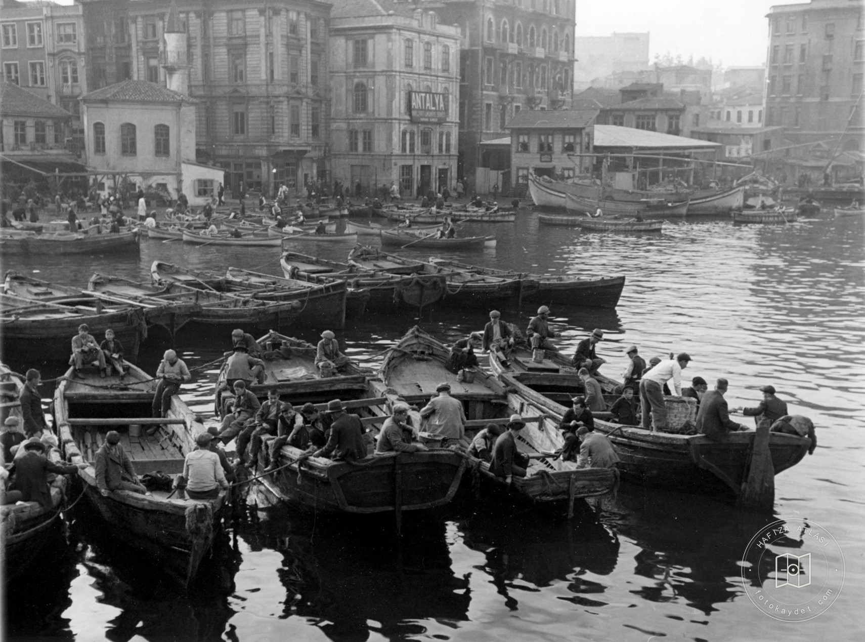 Balıkpazarı İskelesi ve İskele Mescidi