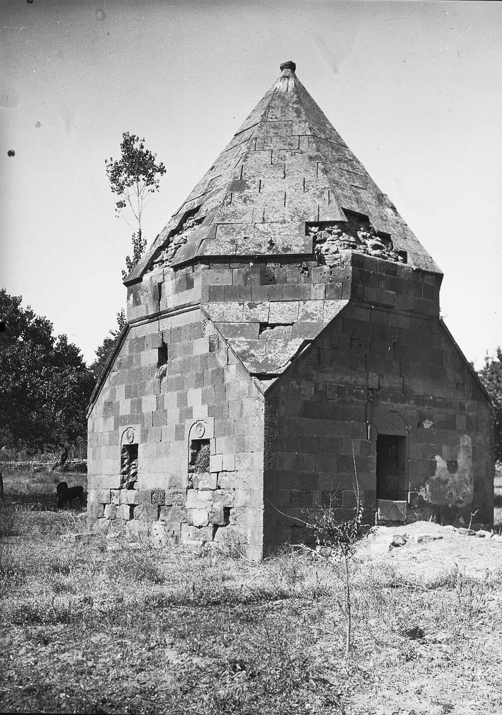 Ahlat Anonim Kümbet