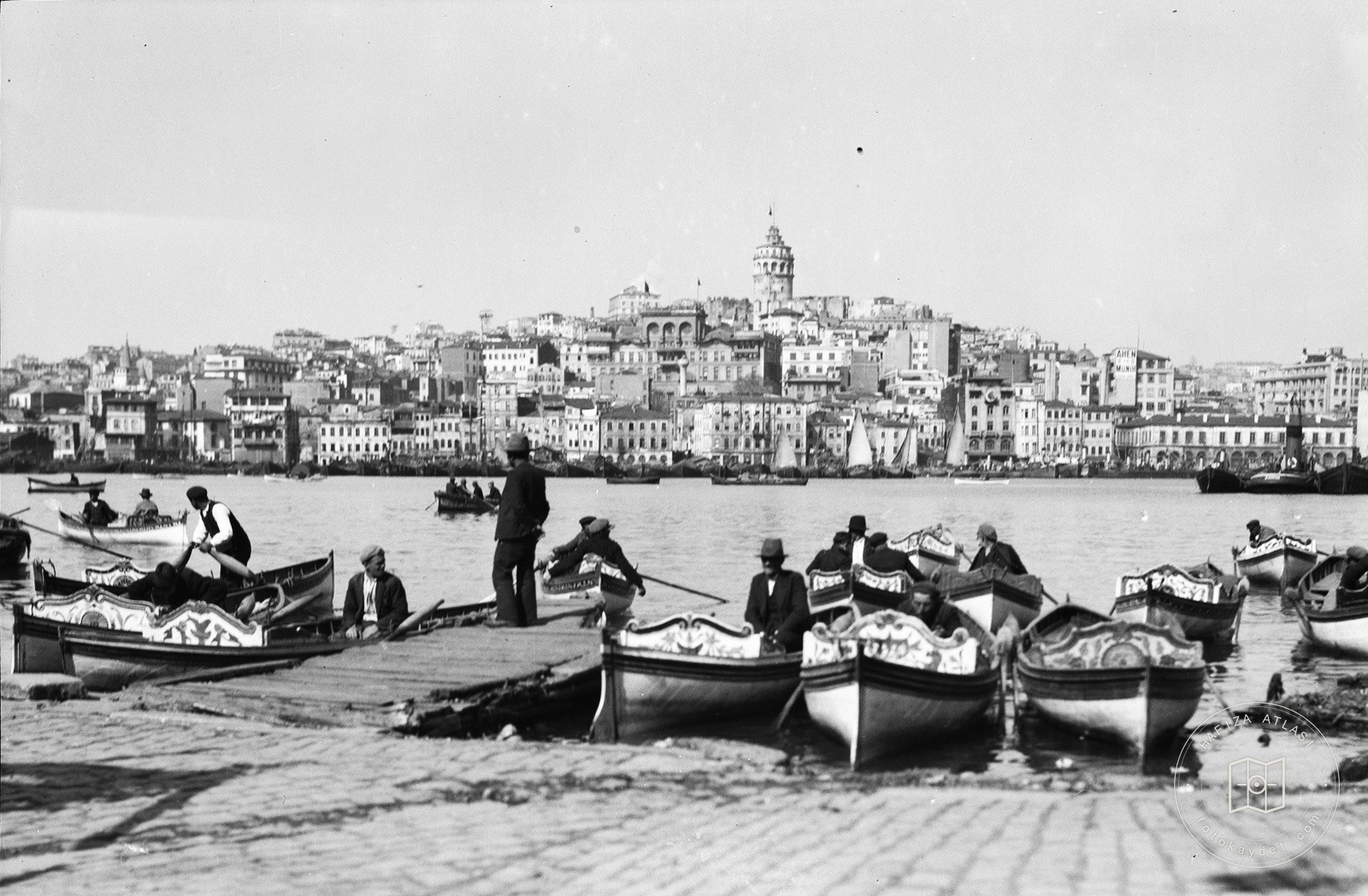 Eminönü’nden Galata and Tekneler