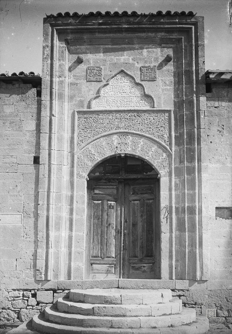 Hacıbeyler Camii Giriş Kapısı