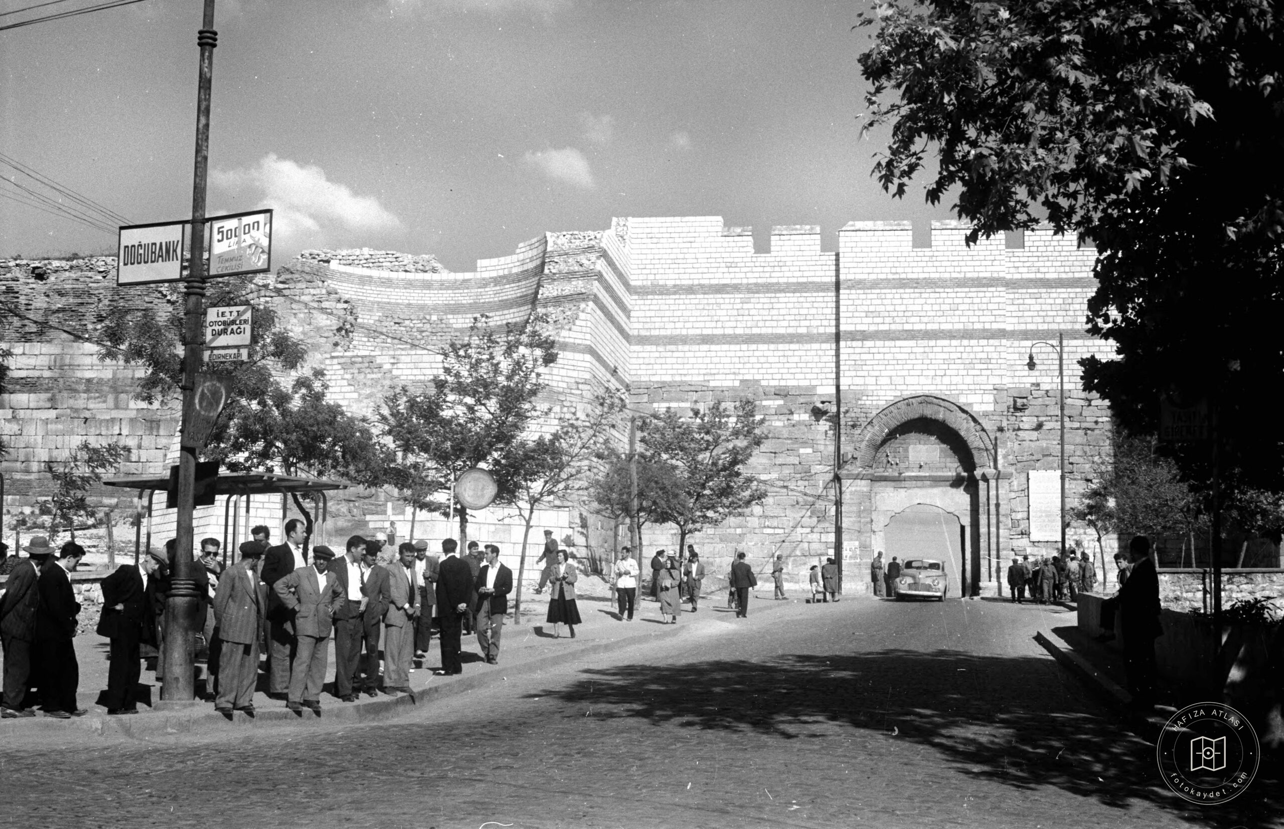 Bus Stop at Edirnekapı