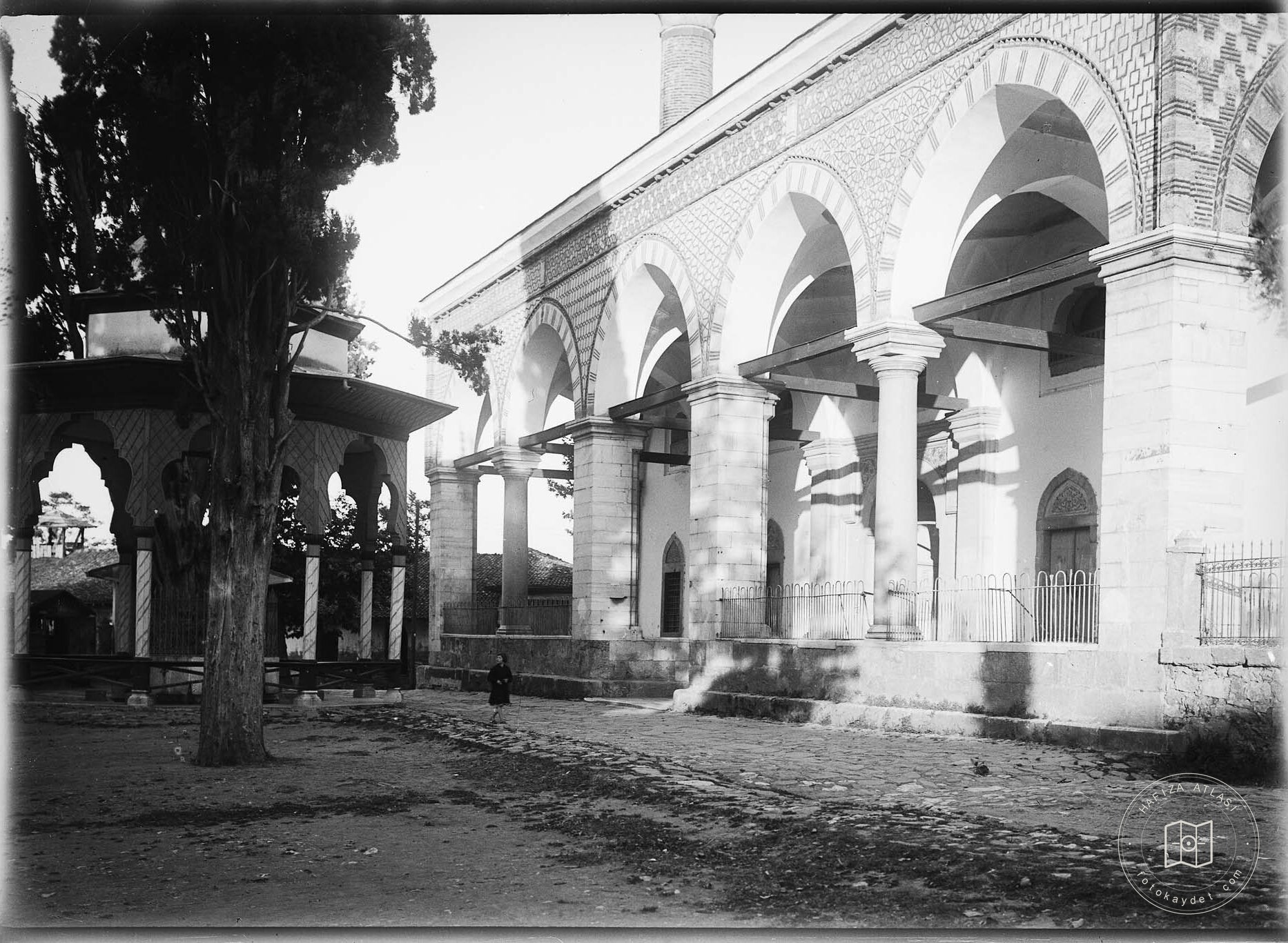 Bursa Muradiye Mosque Son Cemaat Place and Şadurvan
