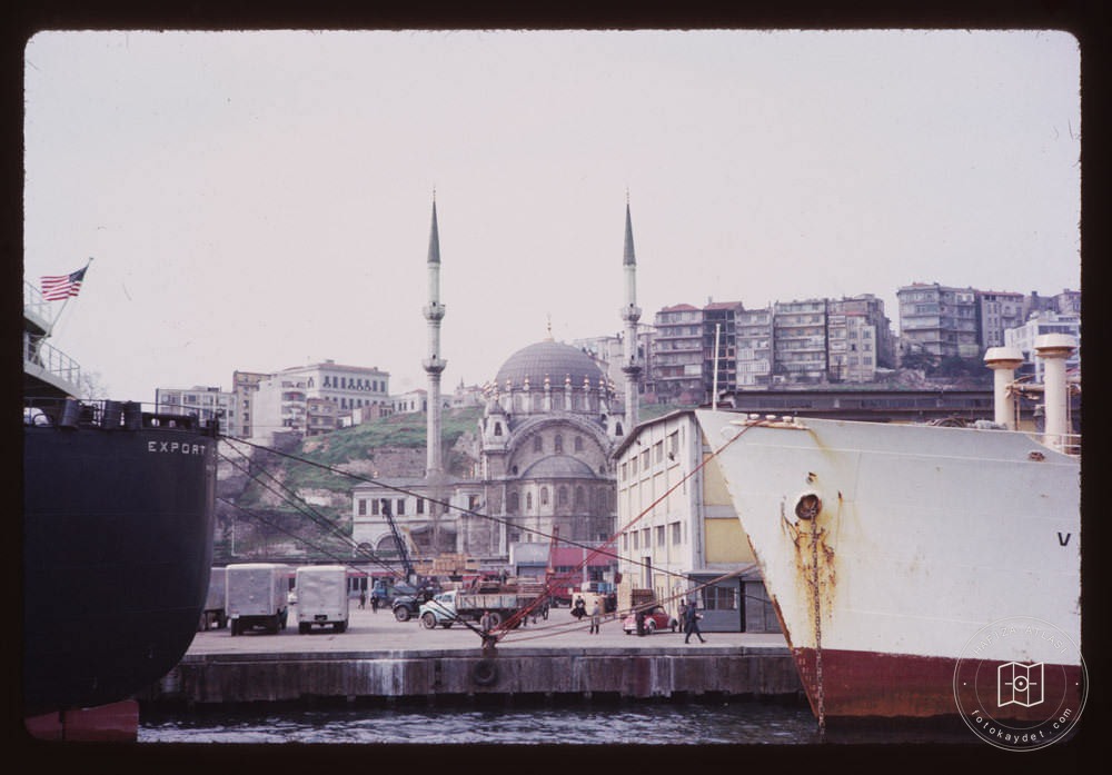 Tophane Depolar ve Nusretiye Camii