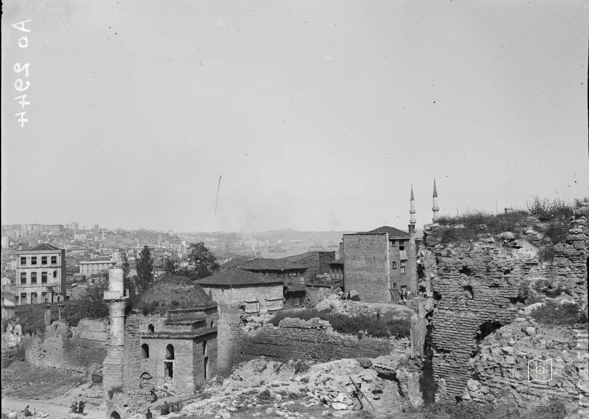 Yavaşça Şahin Mescidi ve Çevresi