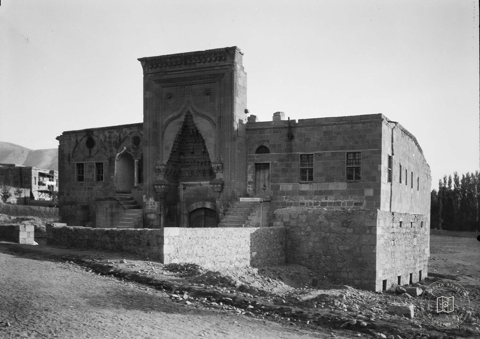 Niğde Ak Medrese
