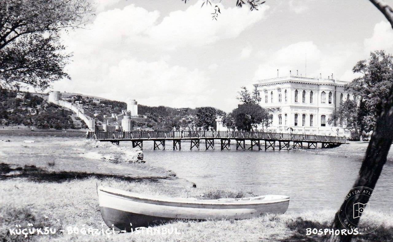 Küçüksu Deresi On Wood Bridge
