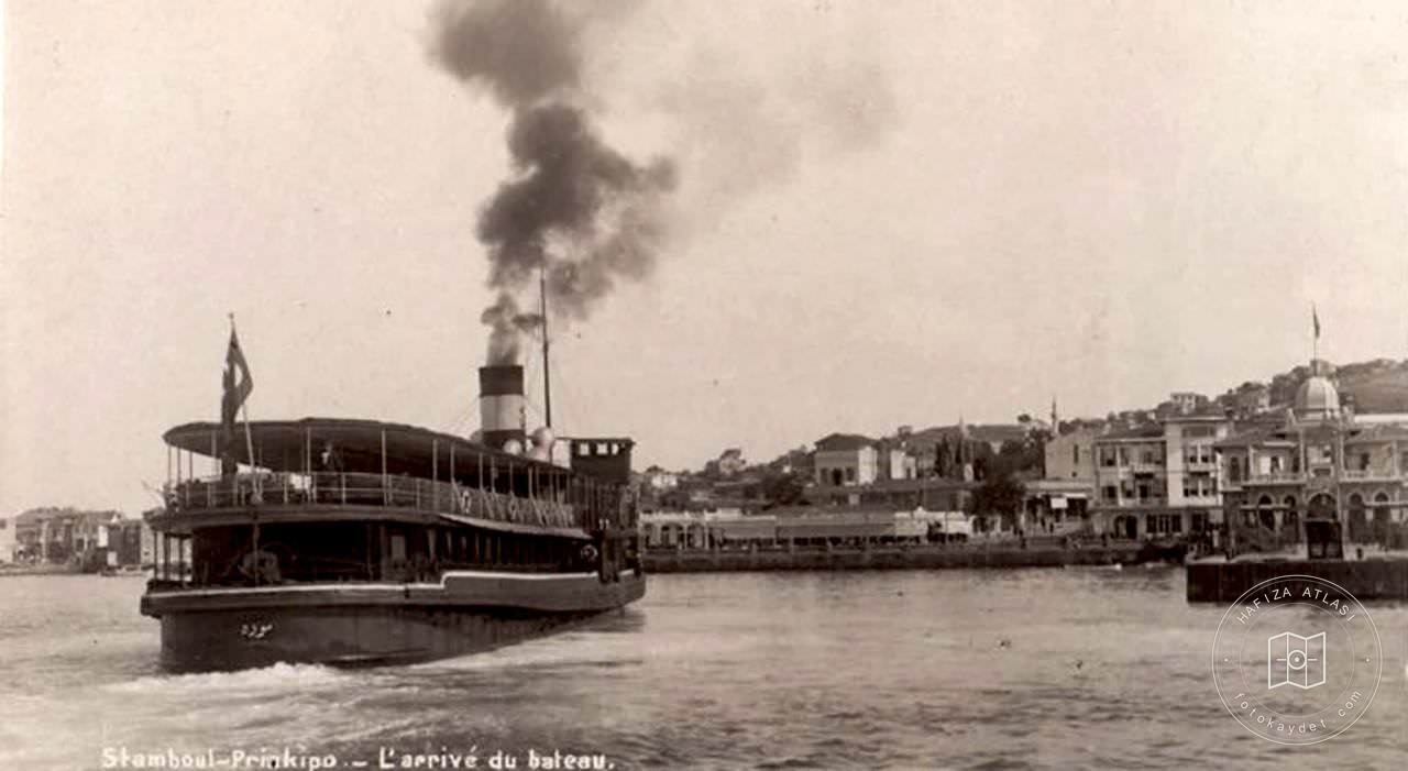 Moda Vapuru ve Büyükada İskelesi