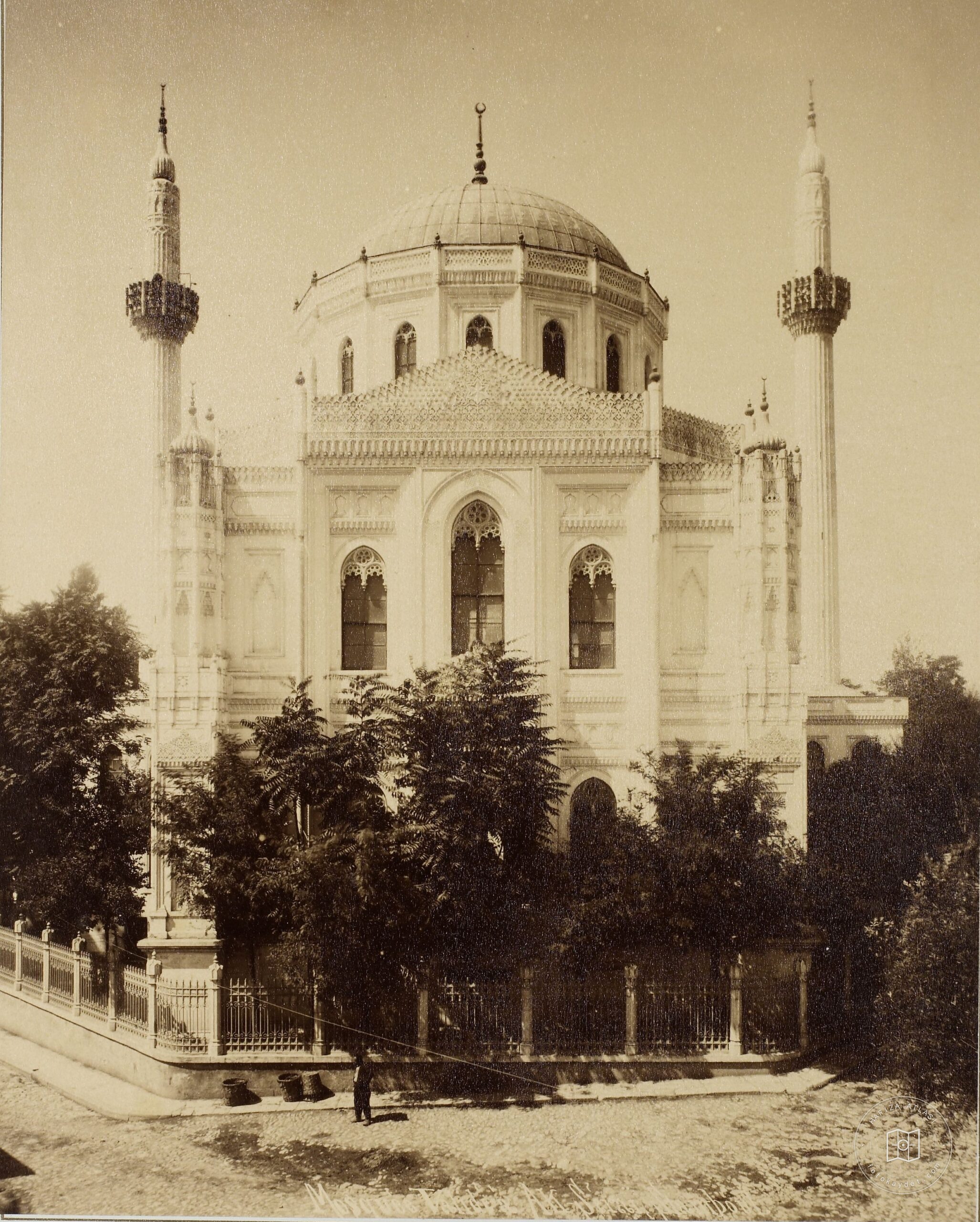 Valide Sultan Camii