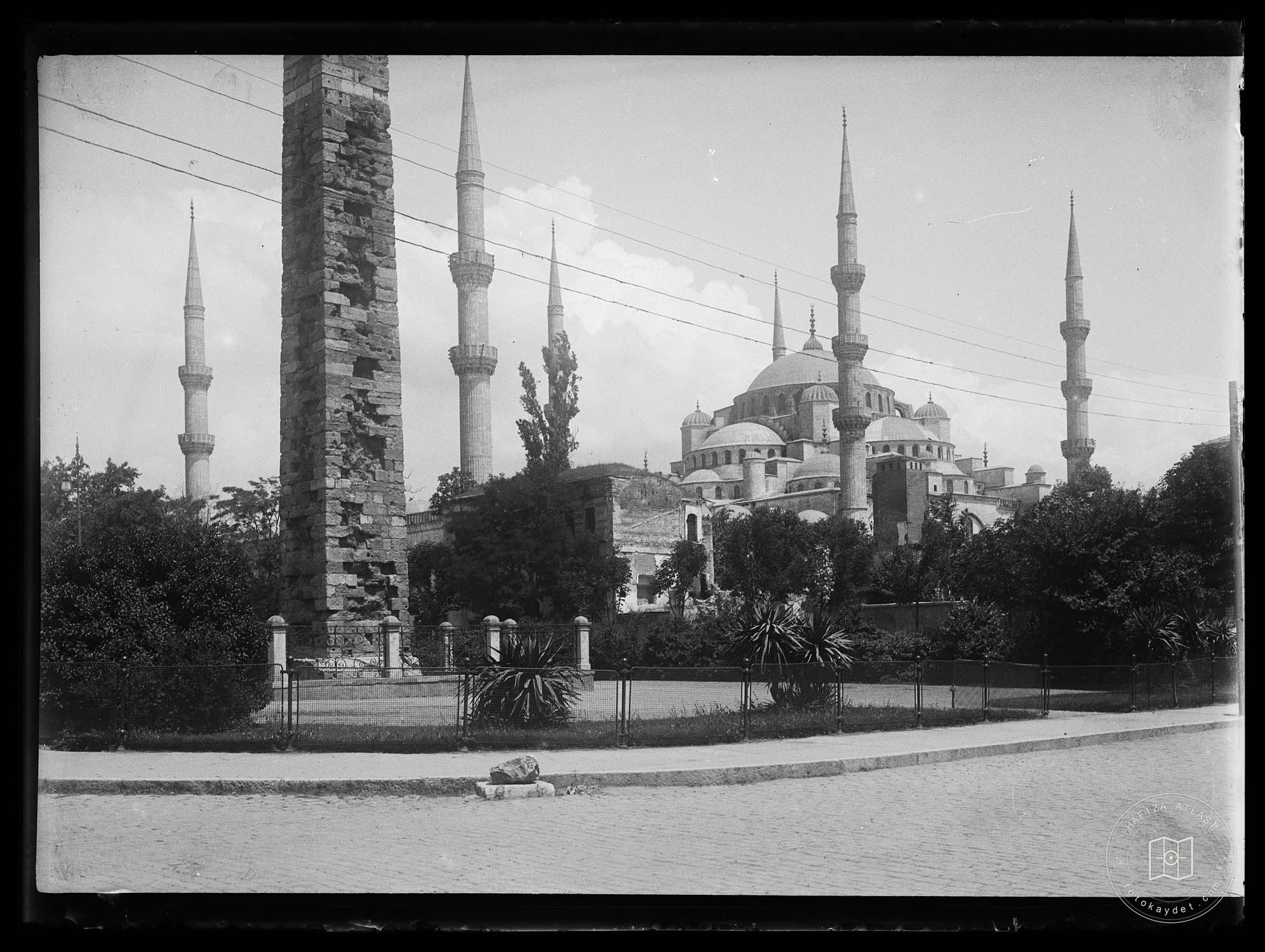Knitted Dicilitas and Sultanahmet Mosque