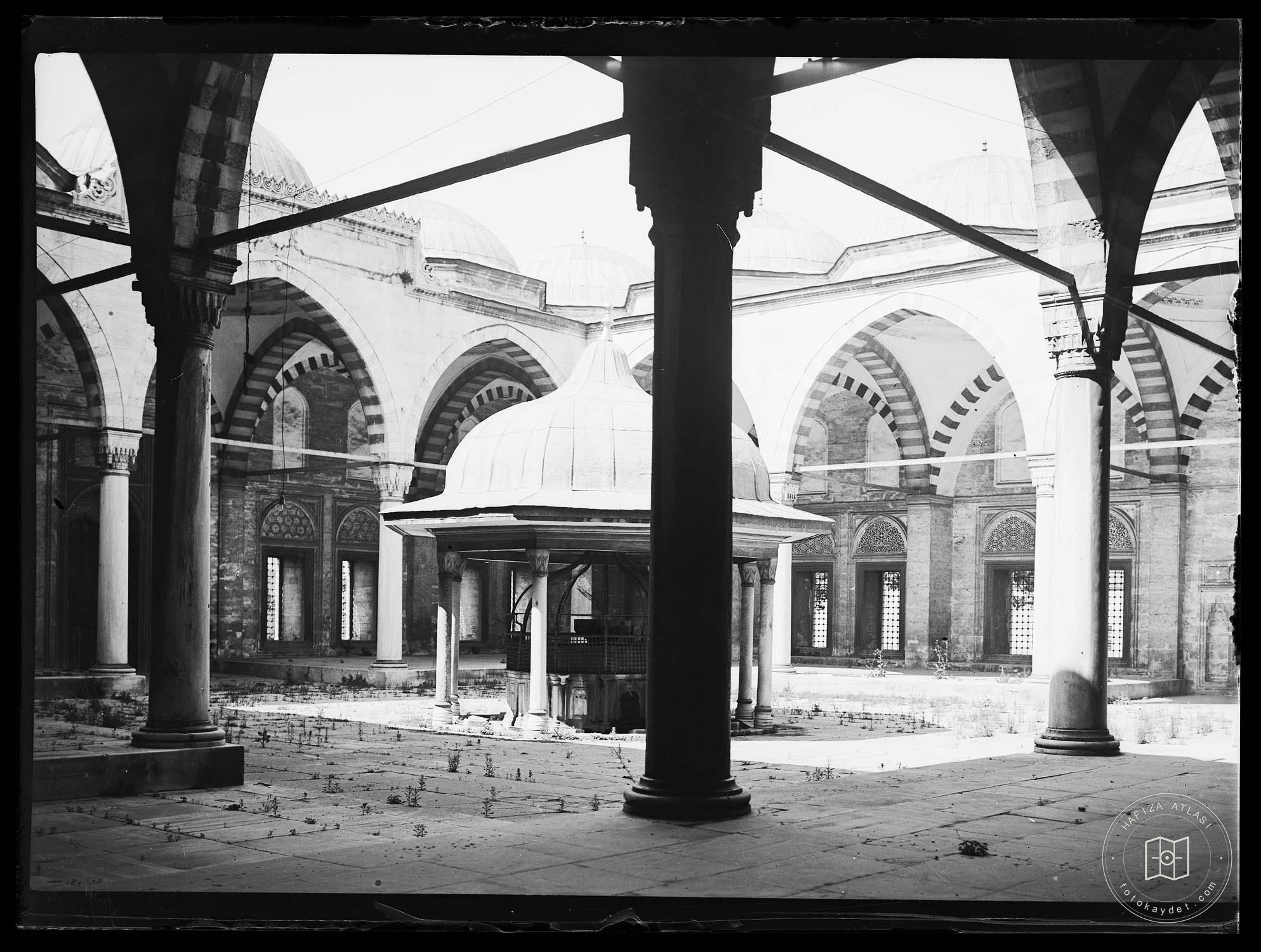 Şehzade Mehmet Mosque Şatırvan