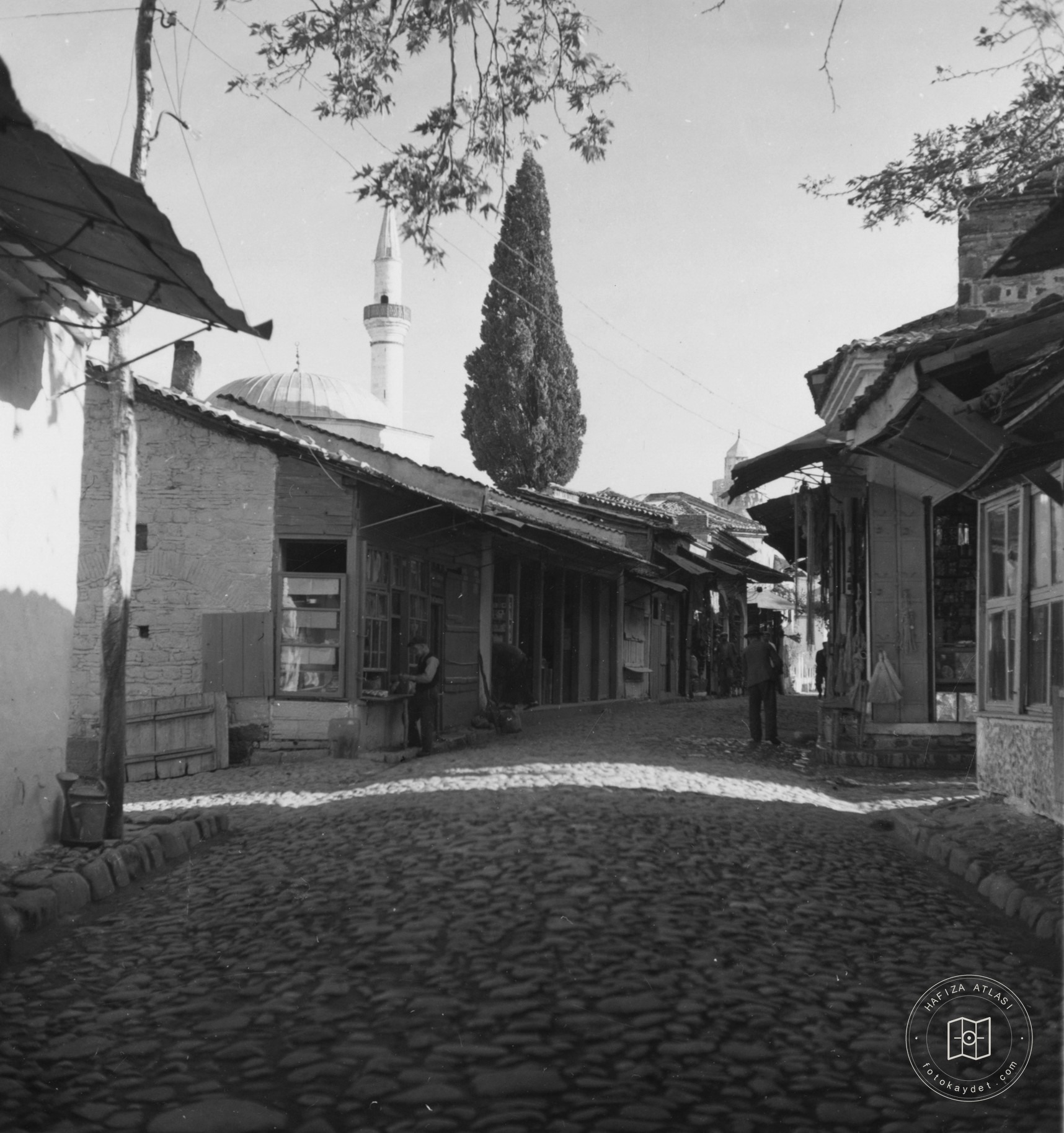 Şadırvan Camii ve Selçuk Minaresi
