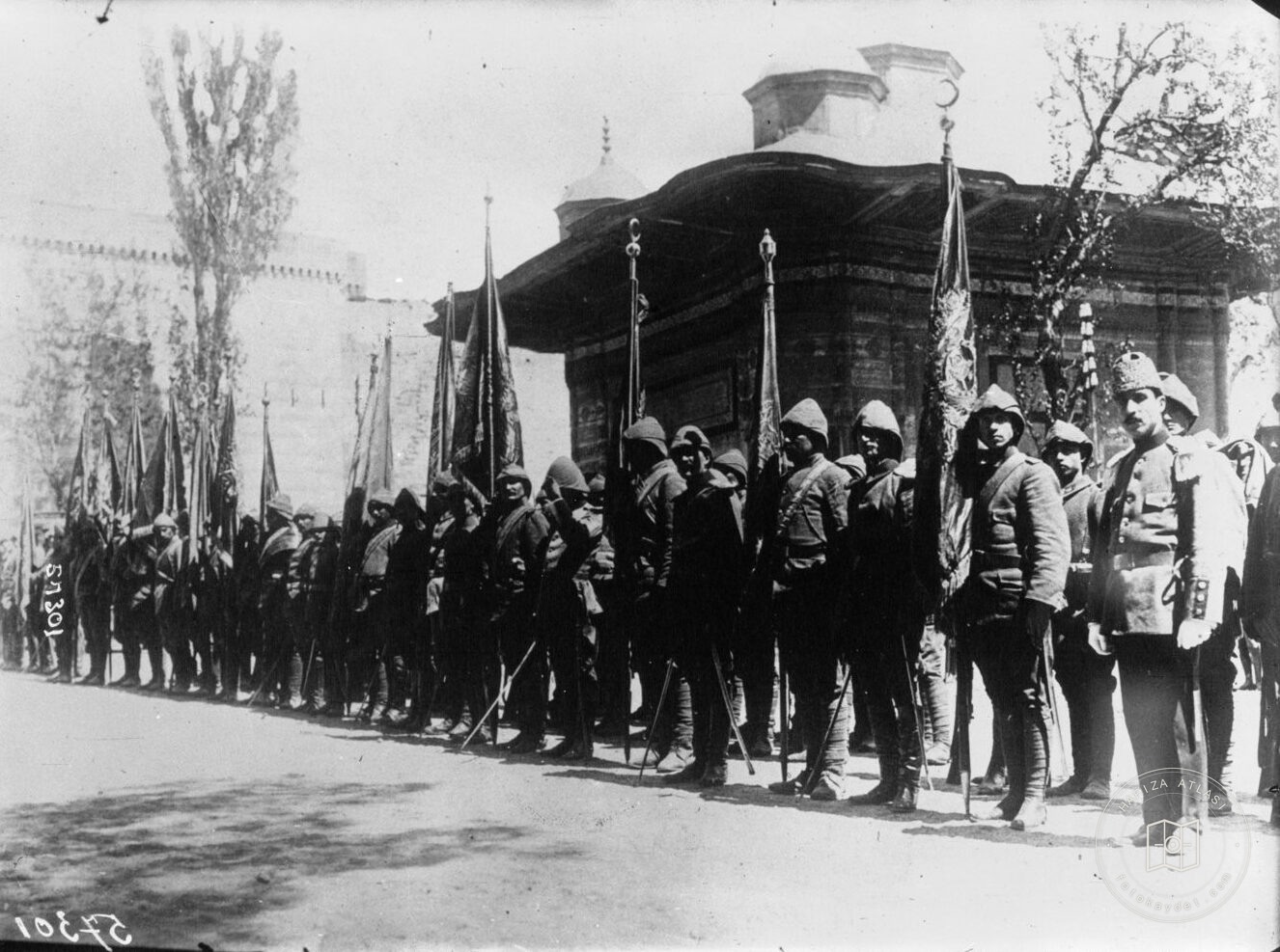 III. Ahmet Çeşmesi Önünde Çanakkale Zaferi Kutlaması