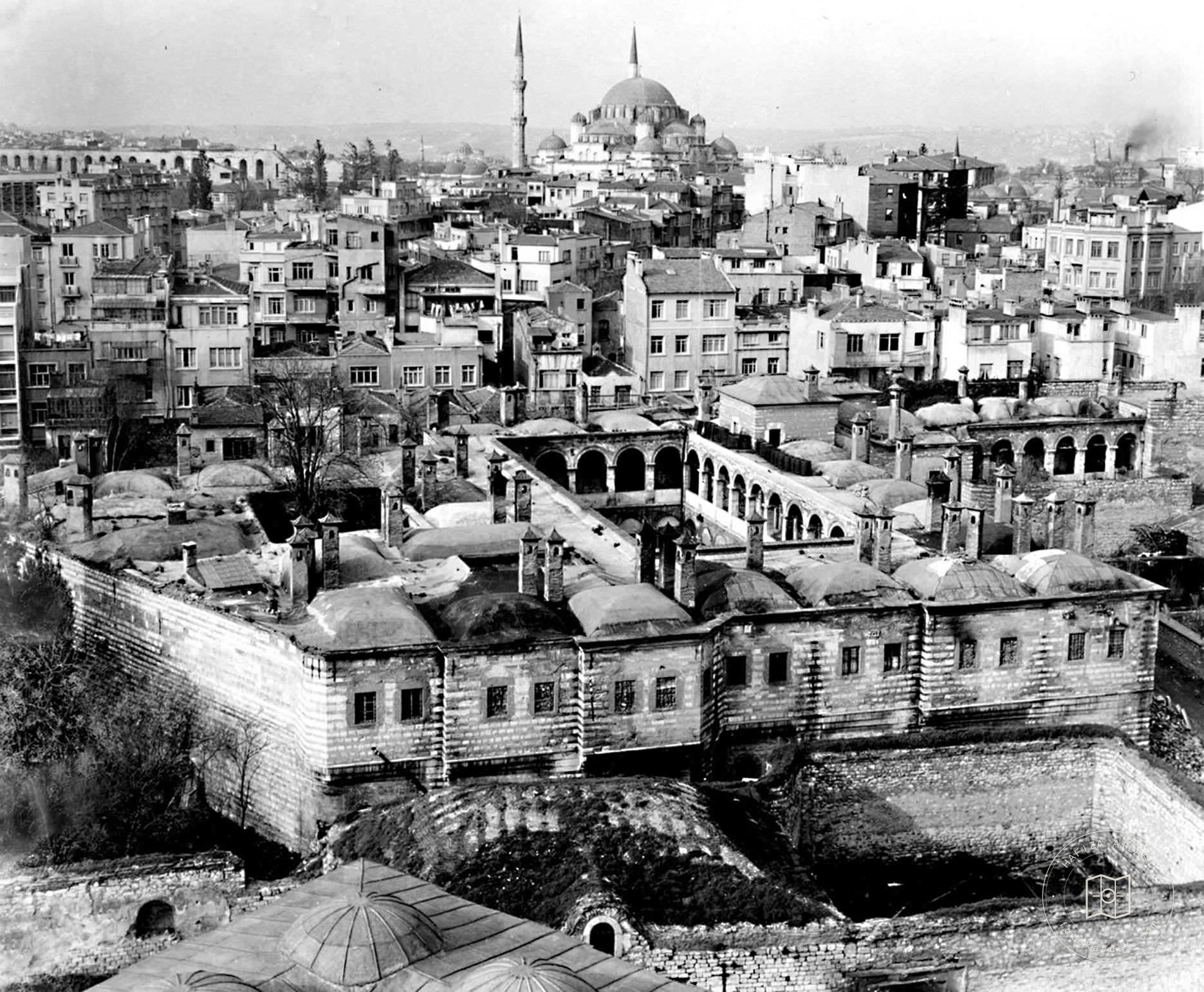 Laleli Mosque Minaresi’nden Taş Han and Şehzadebaşı