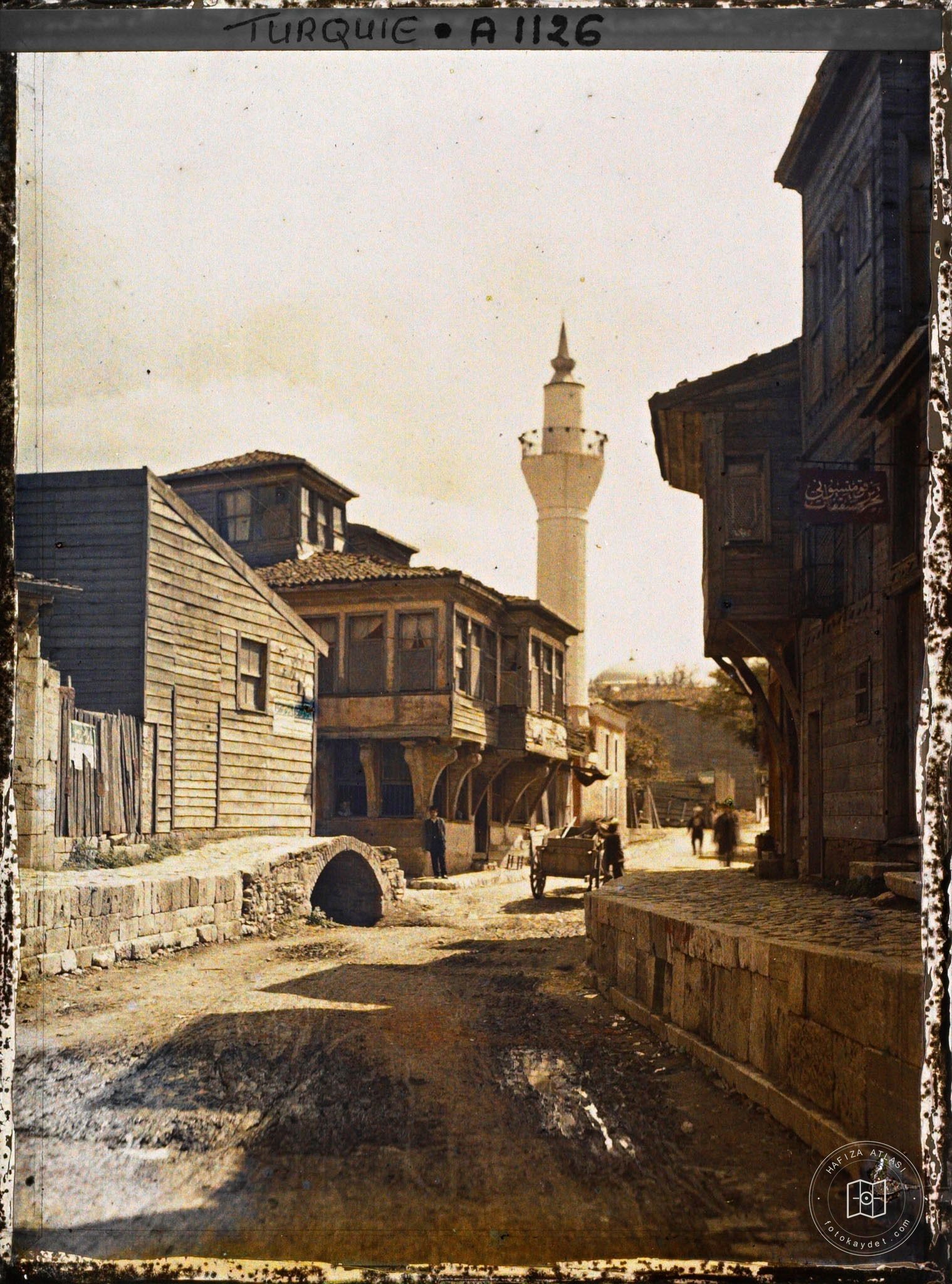 Red Mescit and Kalenderhane Avenue