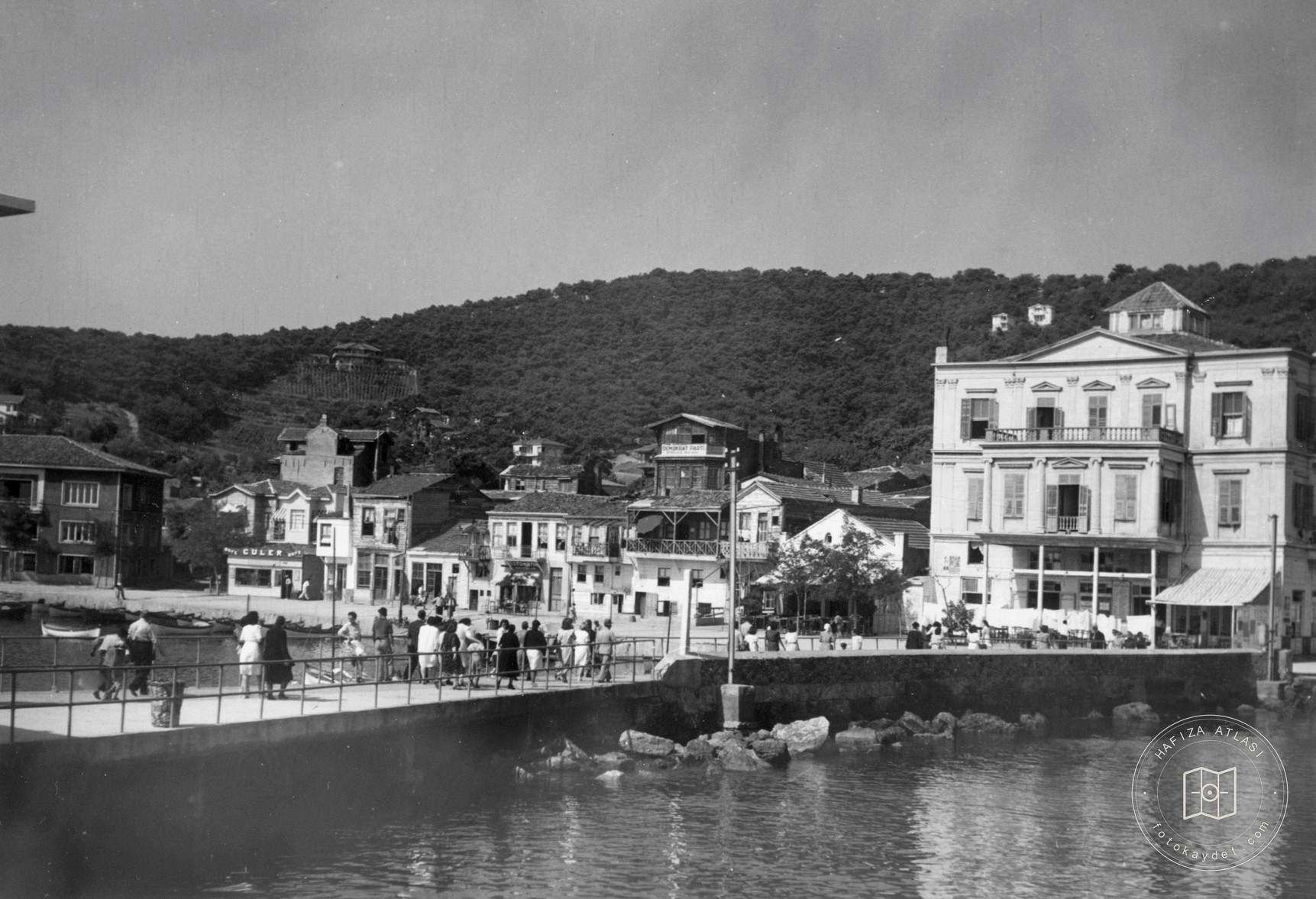 Burgazada İskelesi ve Burgaz Palas