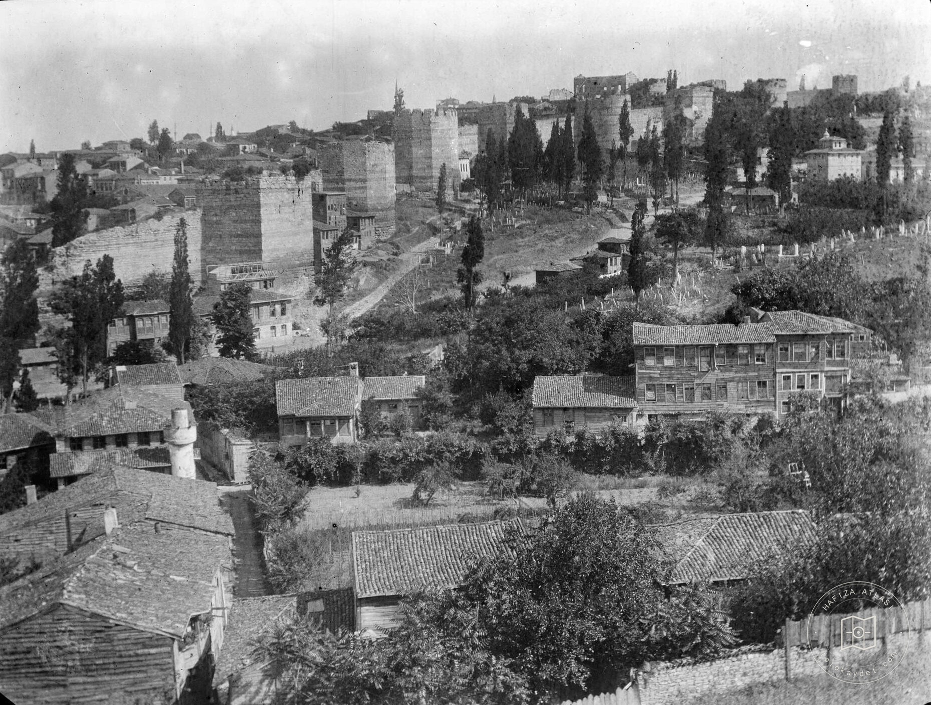 Tokmaktepe, Kara Surler and Old Mahalle
