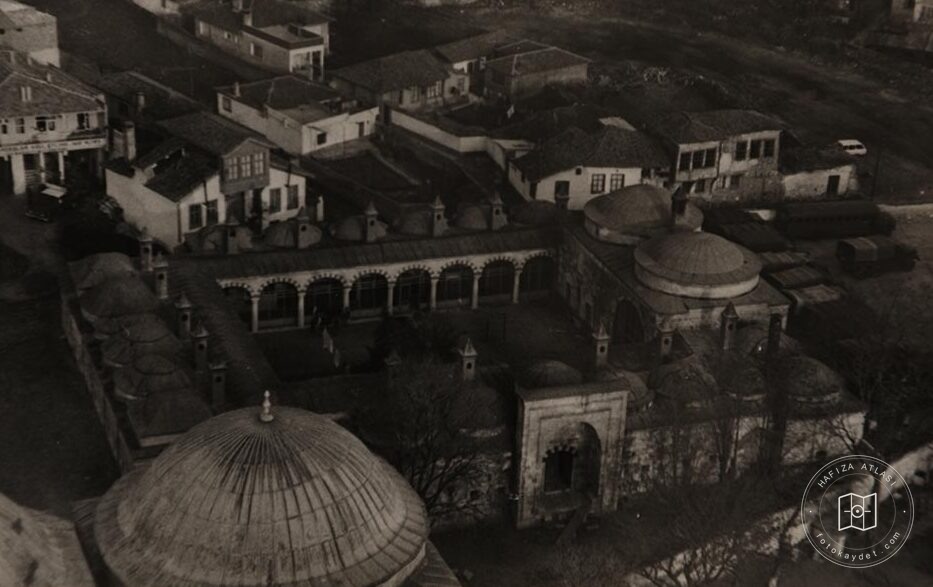 Three Cheers Mosque Kubbe from Peykler Medresesi
