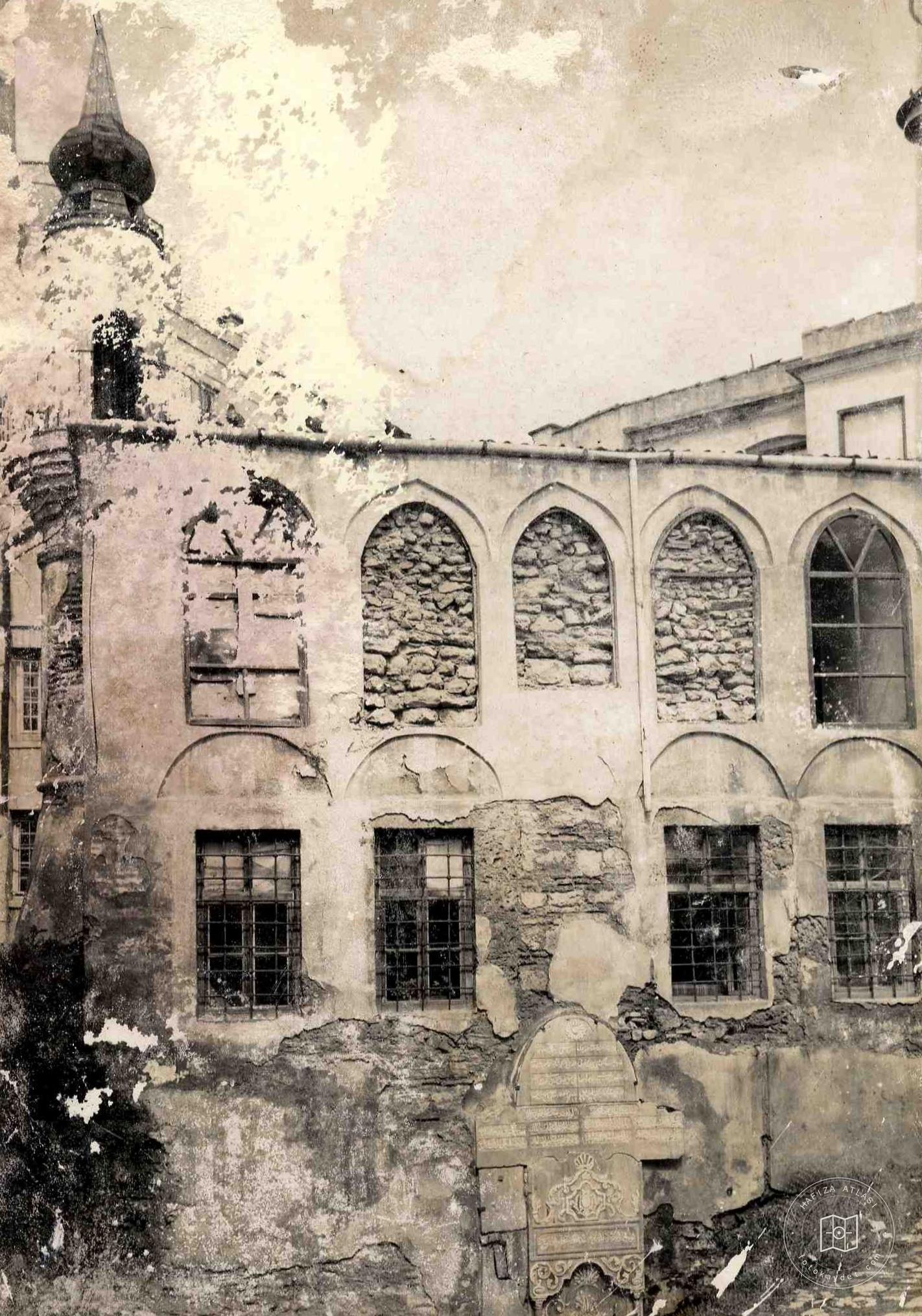 Hatice Master Mosque, Fountain and Shuttle