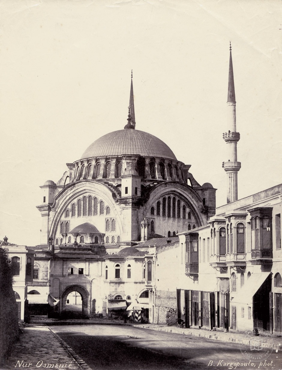 Nuruosmaniye Mosque