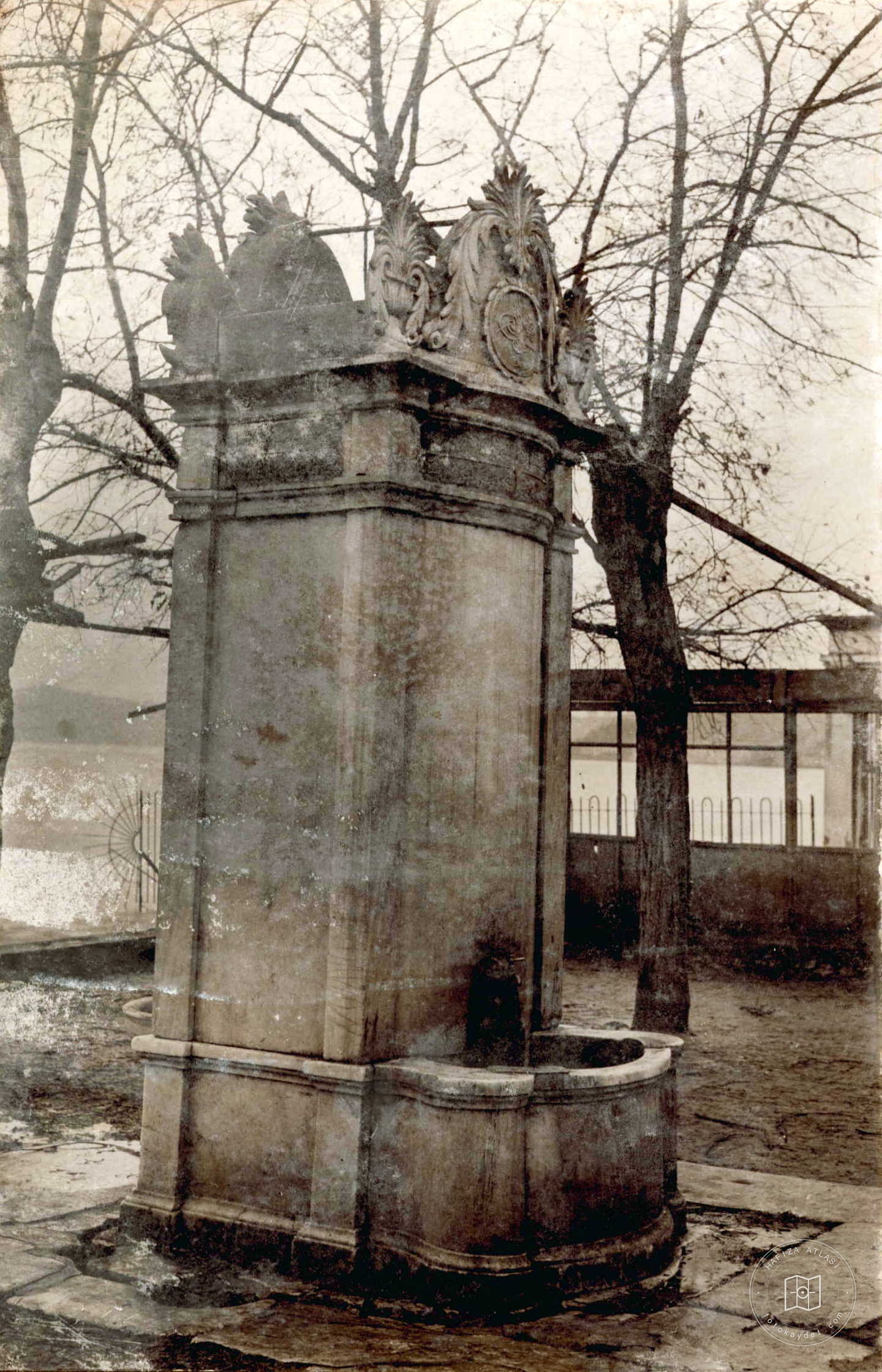 XQSquare Fountain