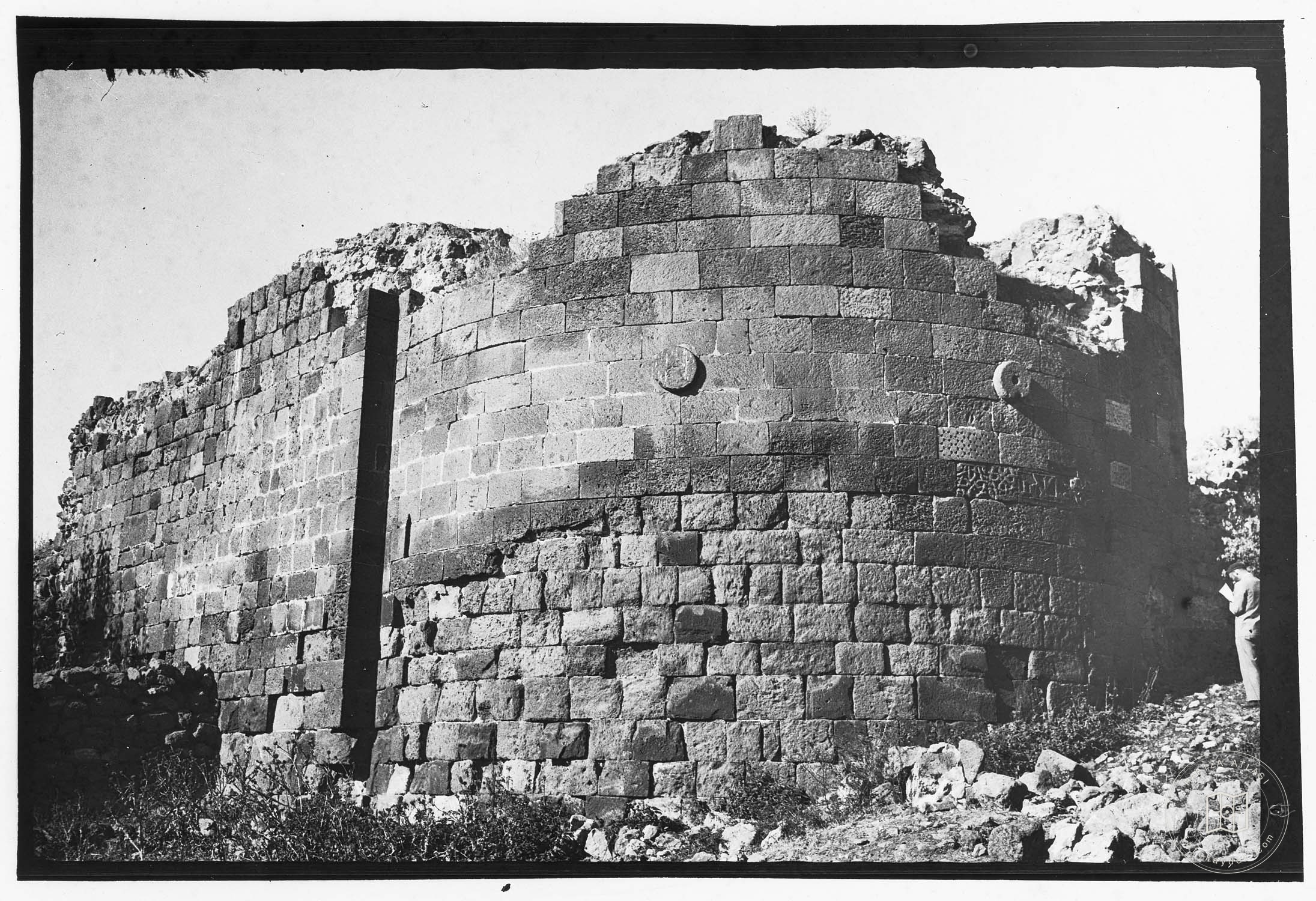 Bir Kale Kulesi, Ahlat