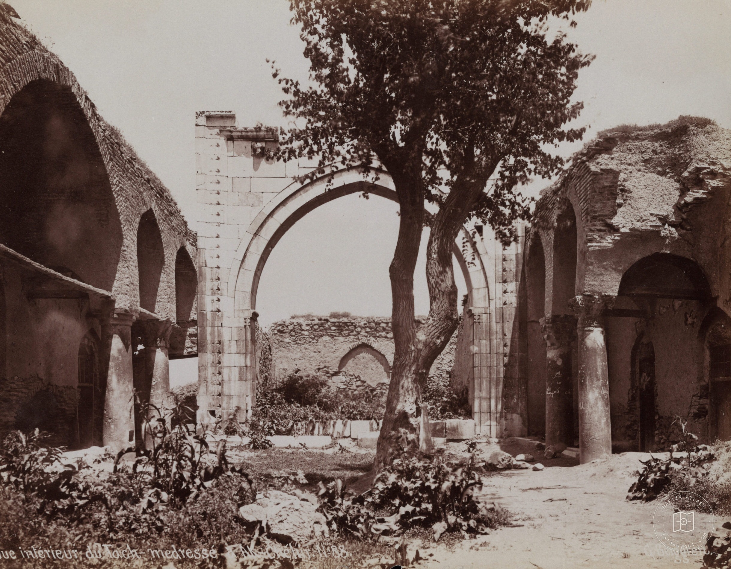 Akşehir Stone Medrese Hunting