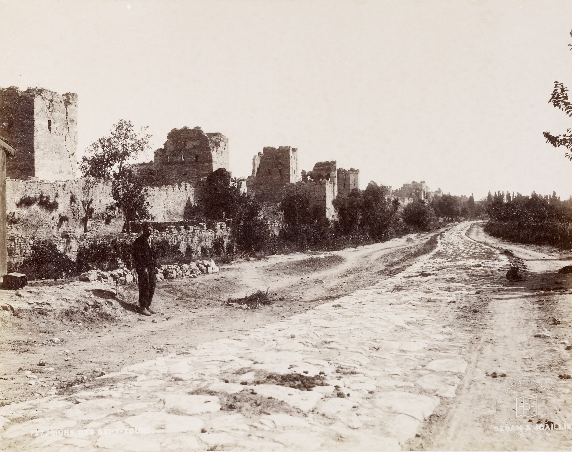 Yedikule Black Surs