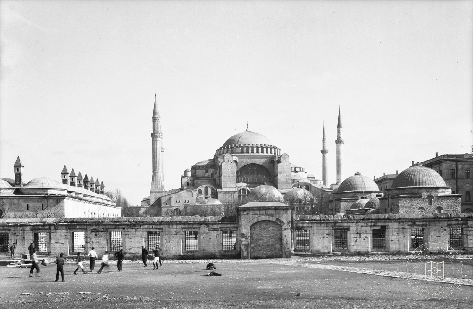 Sultan Ahmet Camii Avlusu’ndan Ayasofya Yönü