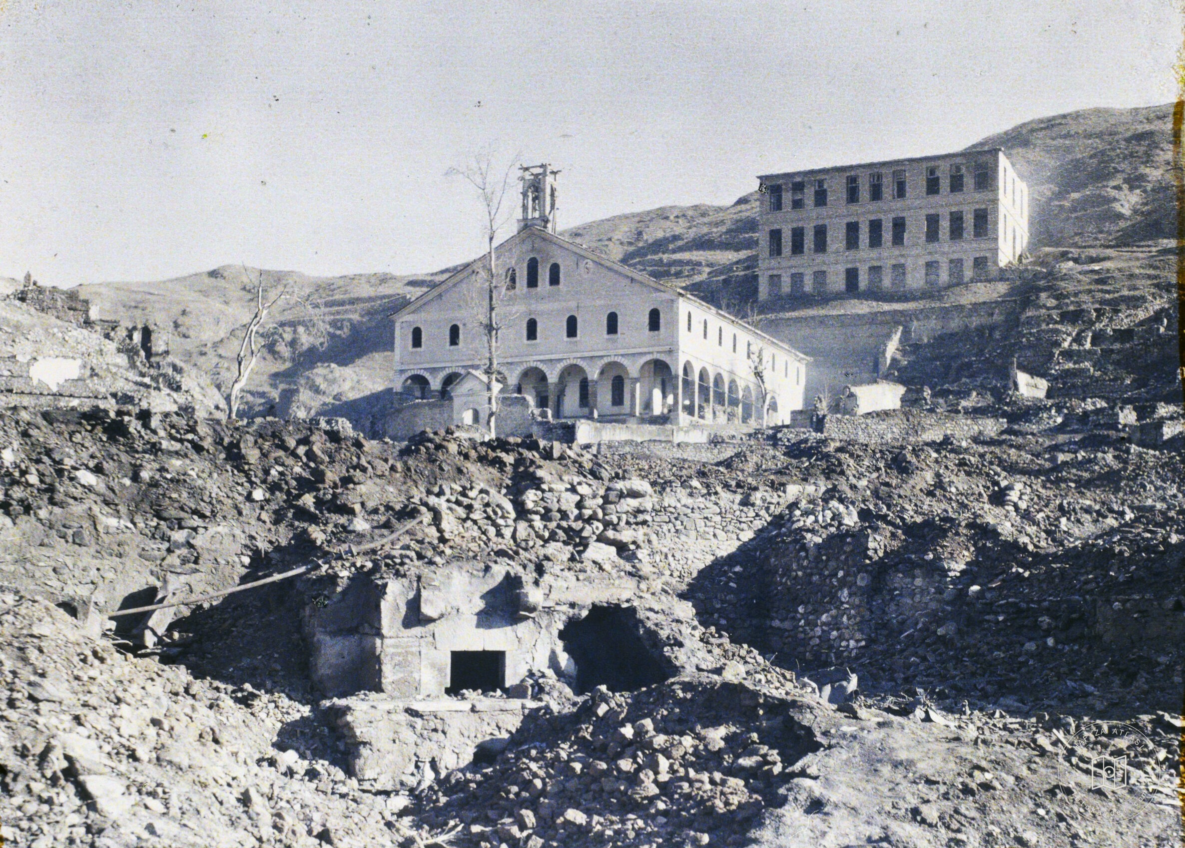 Küplü Rum Okulu ve İpekböceği Çiftliği