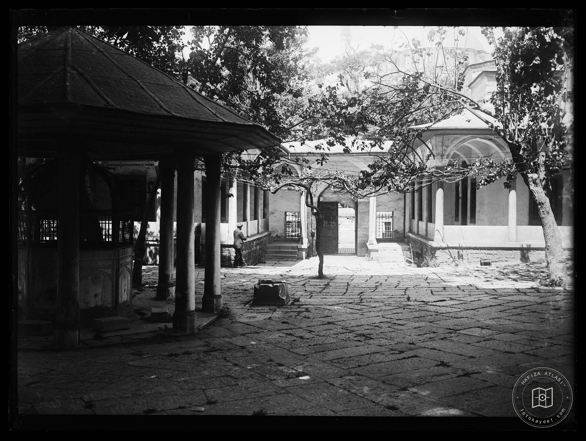 Check-out Ibrahim Pasha Mosque