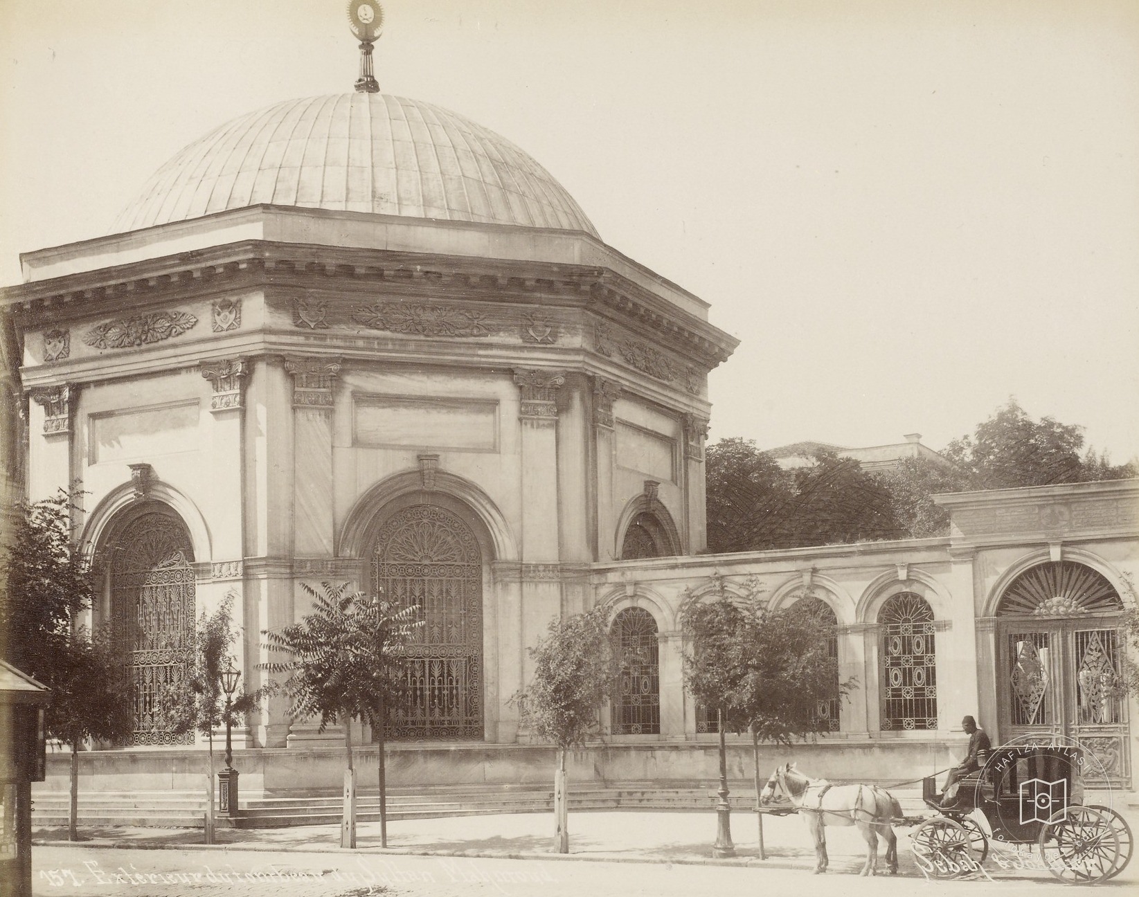 Sultan II. Mahmut Türbesi