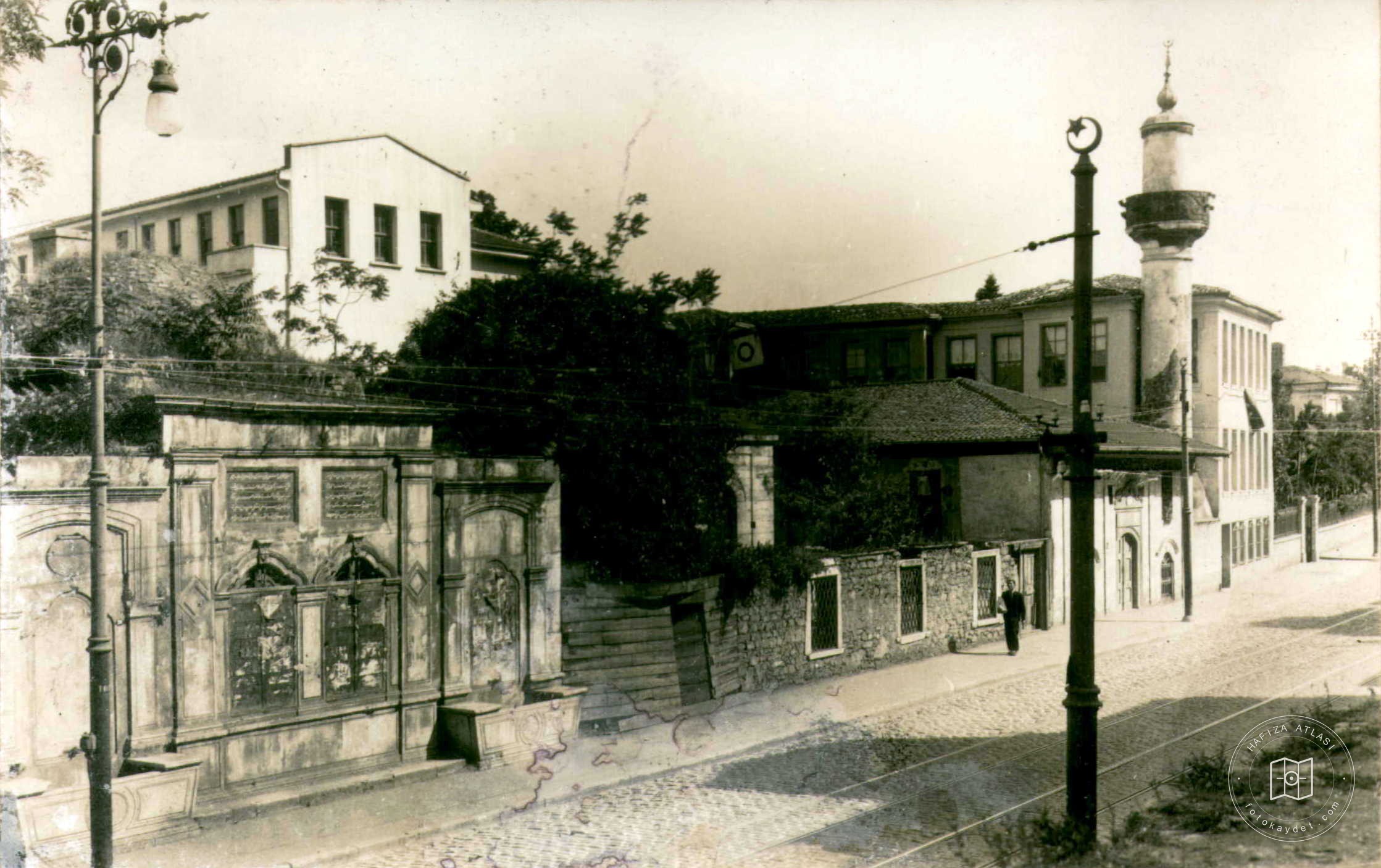 Mosque and Ahmet Pasha Fountain