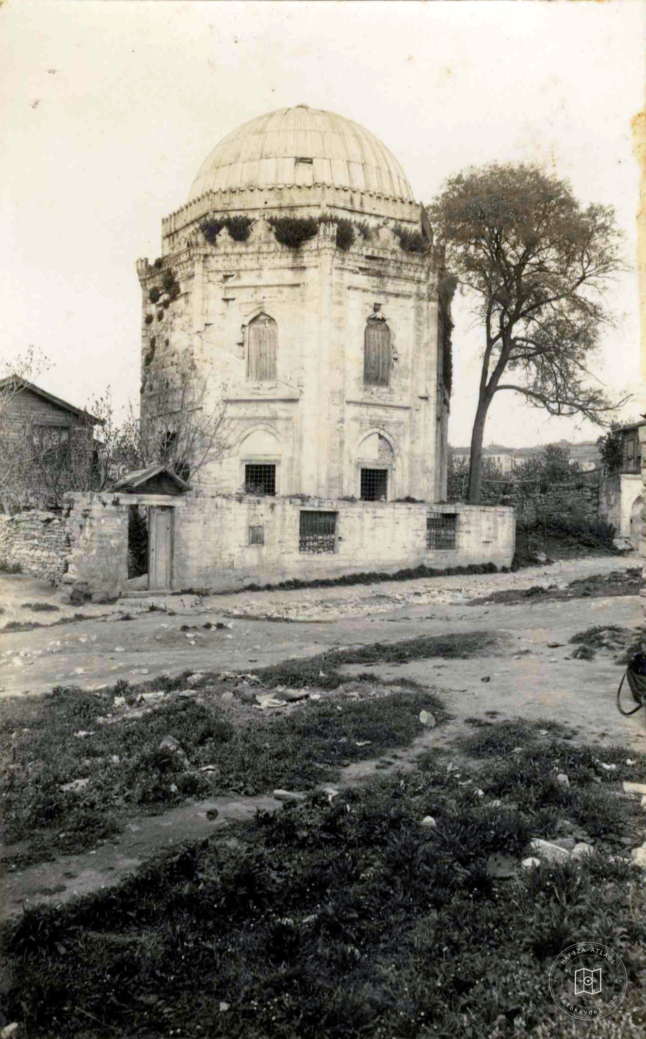 Hüsrev Paşa Türbesi