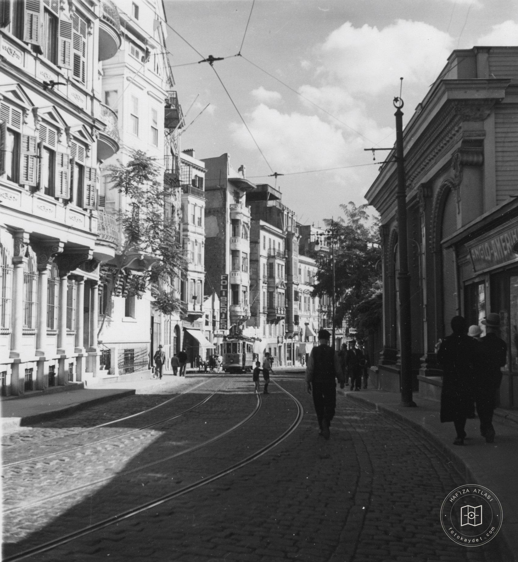 Meşrutiyet Caddesi’nde Tramvay