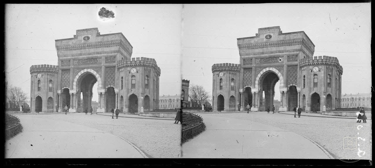Seraskerat Gate in the occupational Years