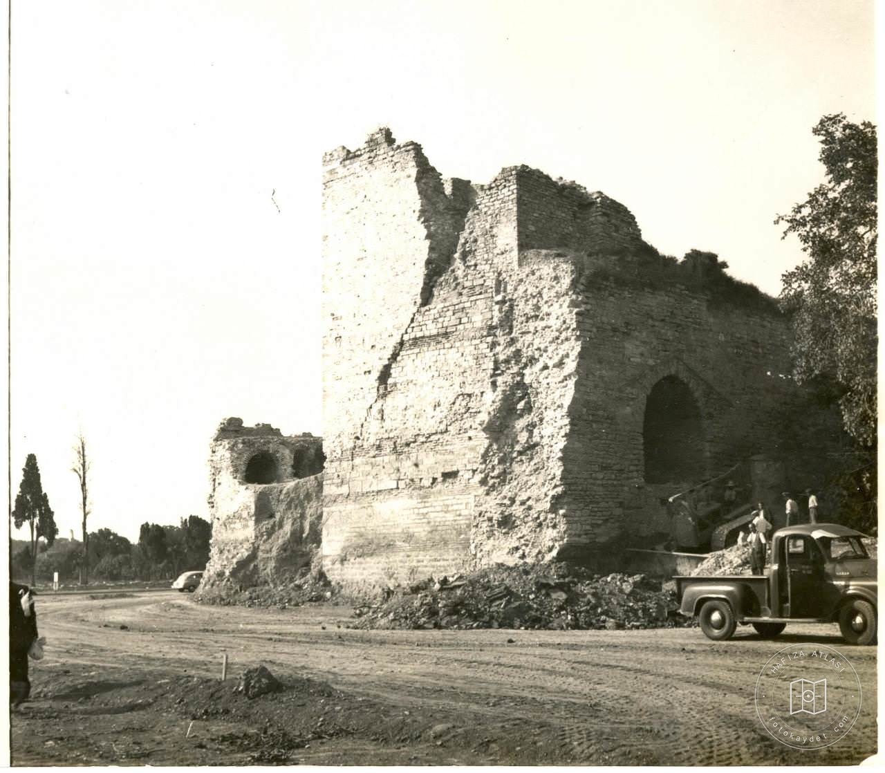 Topkapı Surleri Yıkıl and the Nation Street Opening