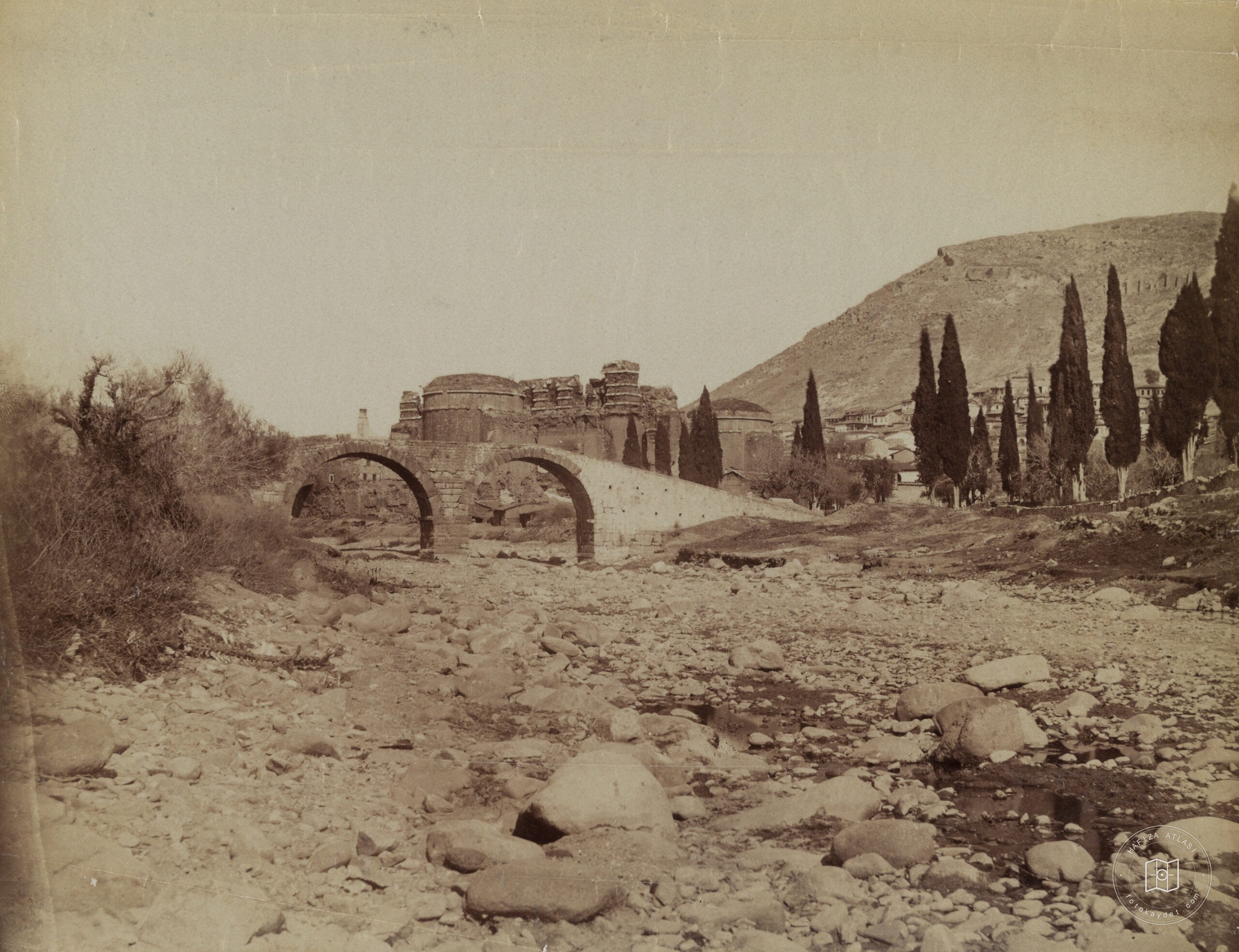 Bergama Üç Kemer Köprüsü ve Kızıl Avlu