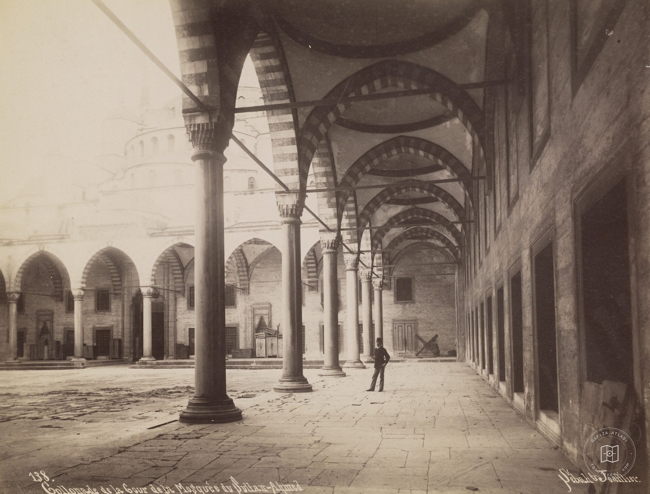 Sultan Ahmet Mosque Hunting