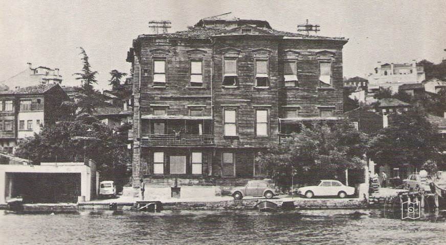 Ahmet Mithat Efendi Yalısı