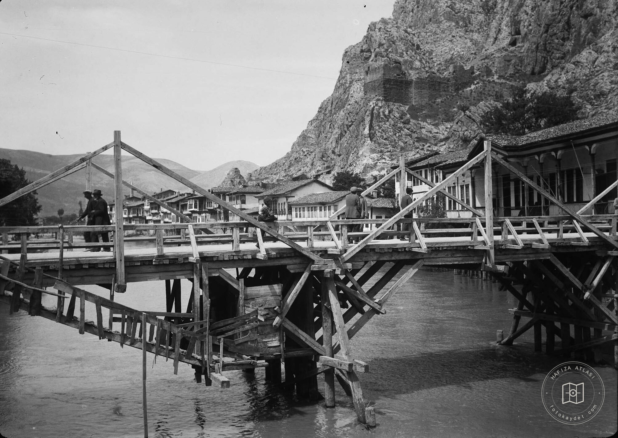 Hükümet Köprüsü ve Amasya Genel Görünümü