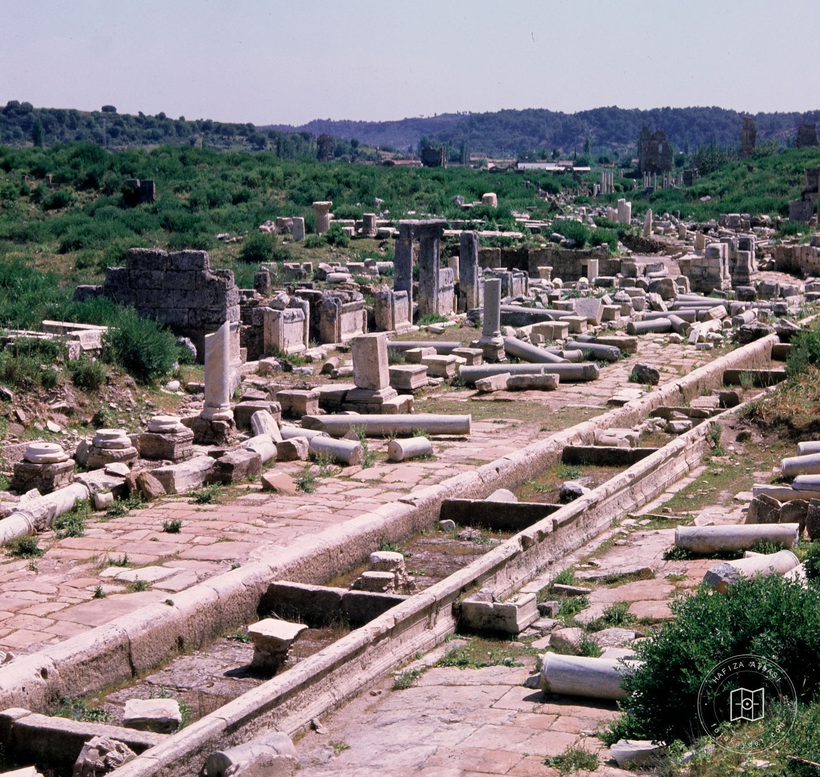 Perge Sütunlu Cadde