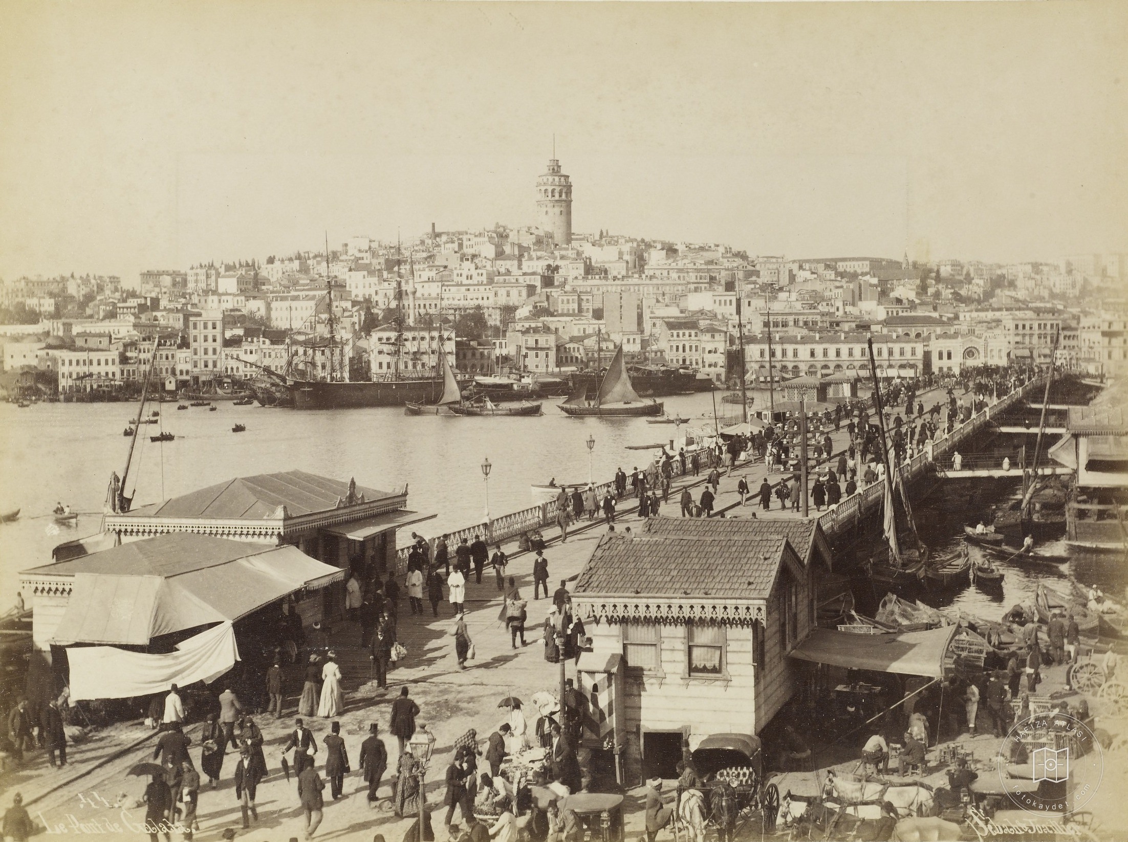 Eminönü’nden Galata Bridge