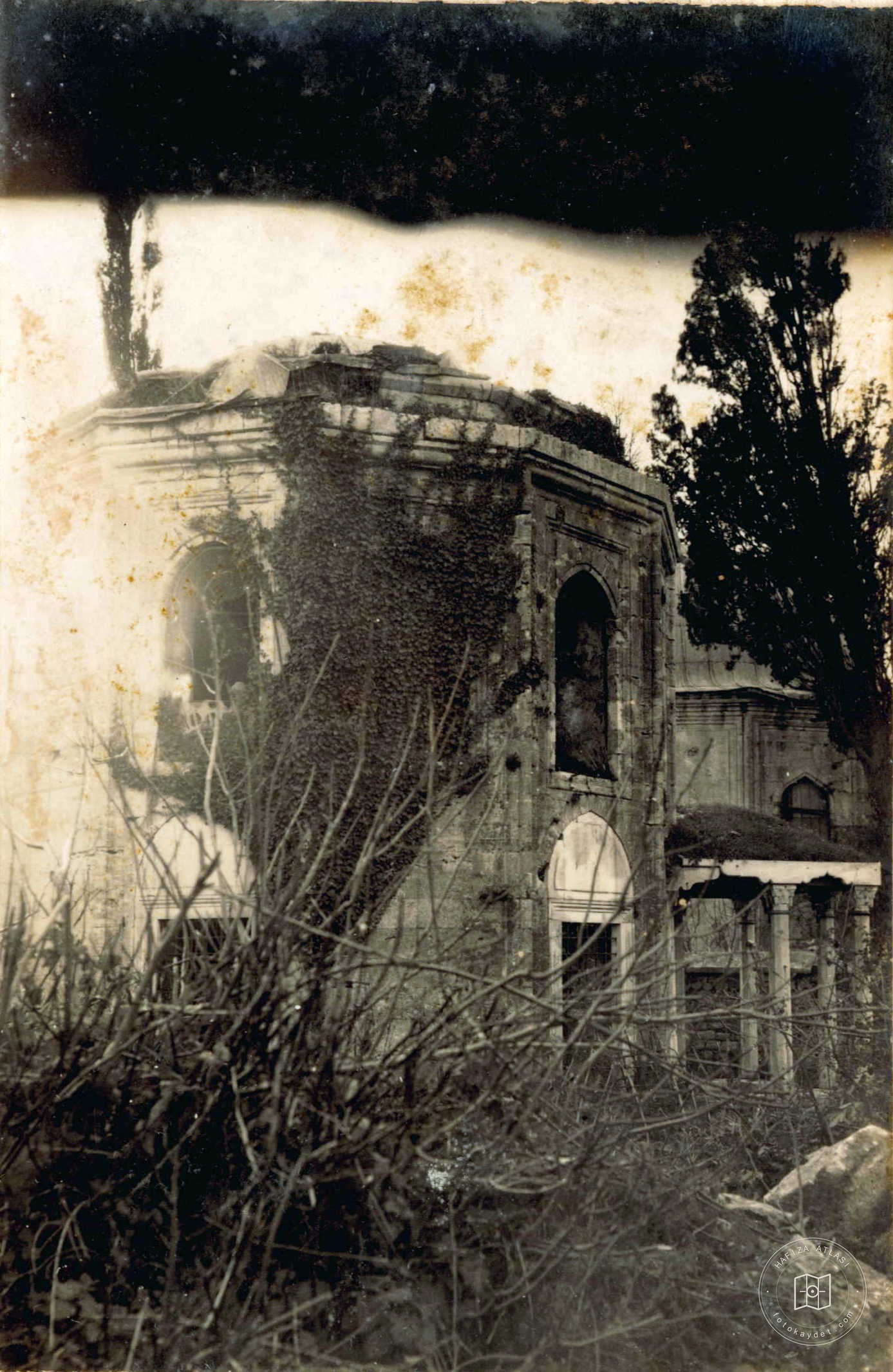 Şiyavuş Paşa Türbesi