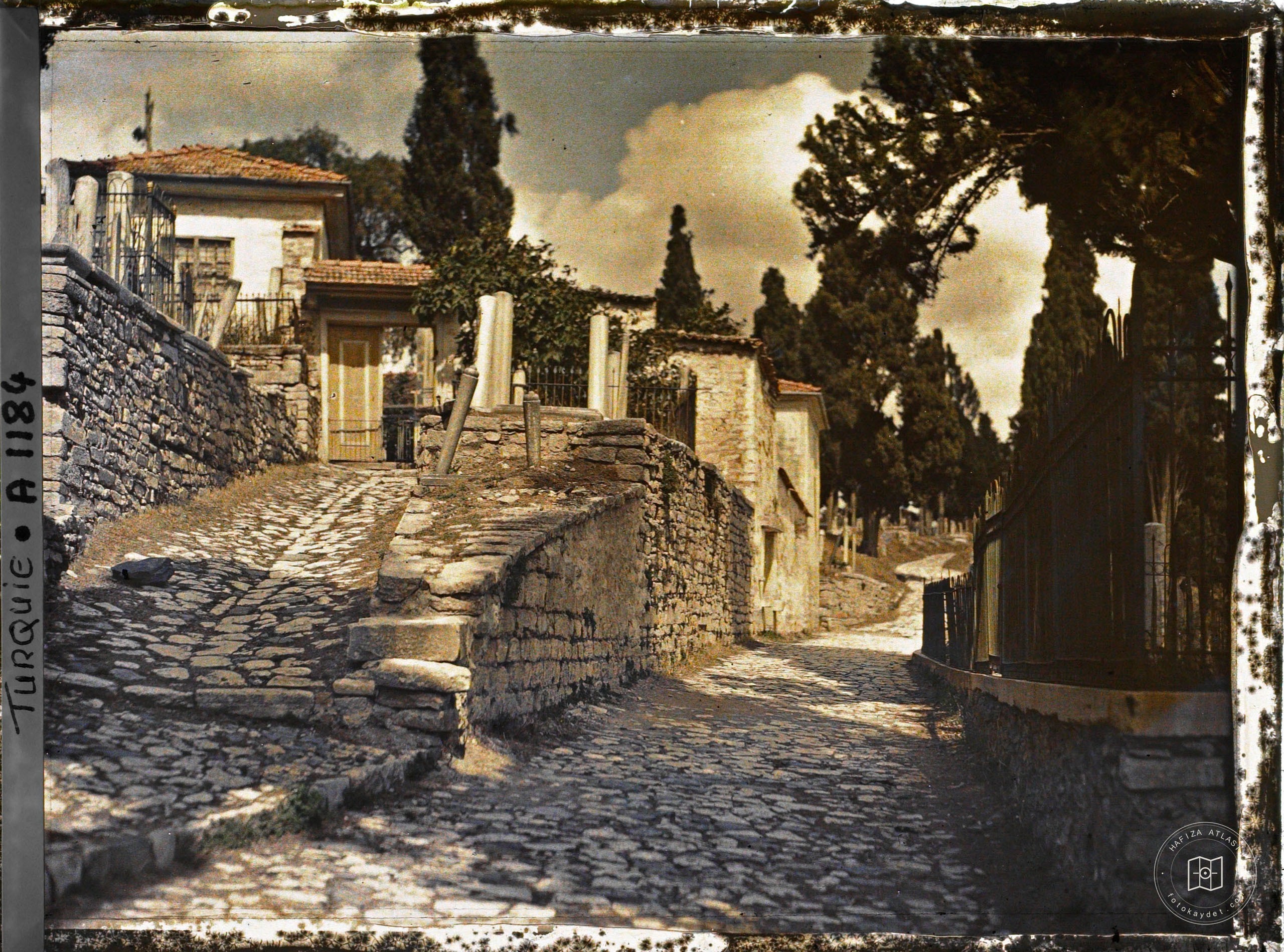 Kaşgari Tekkesi Önü