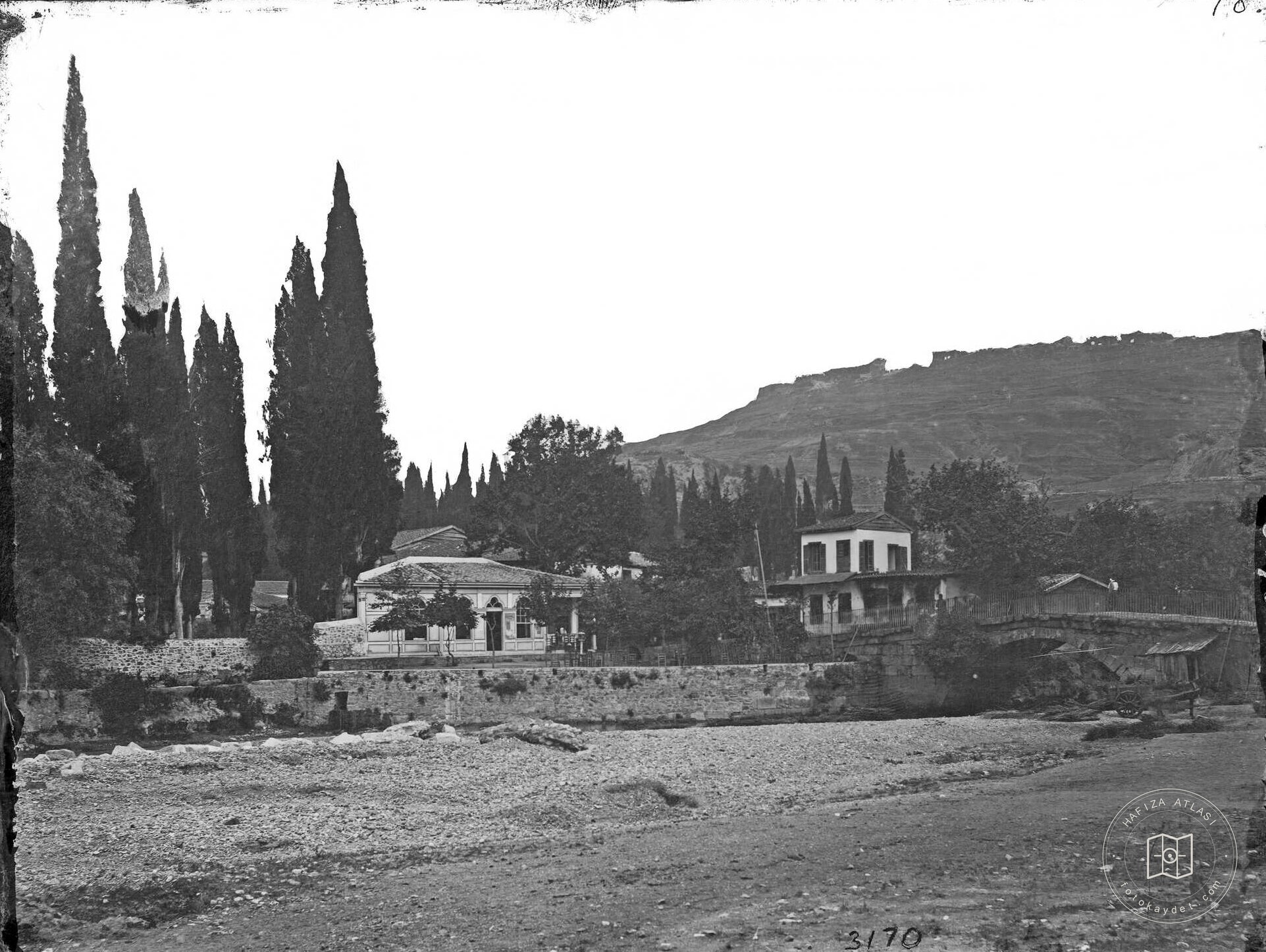 Meles Nehri Üzerinde Kervan Köprüsü