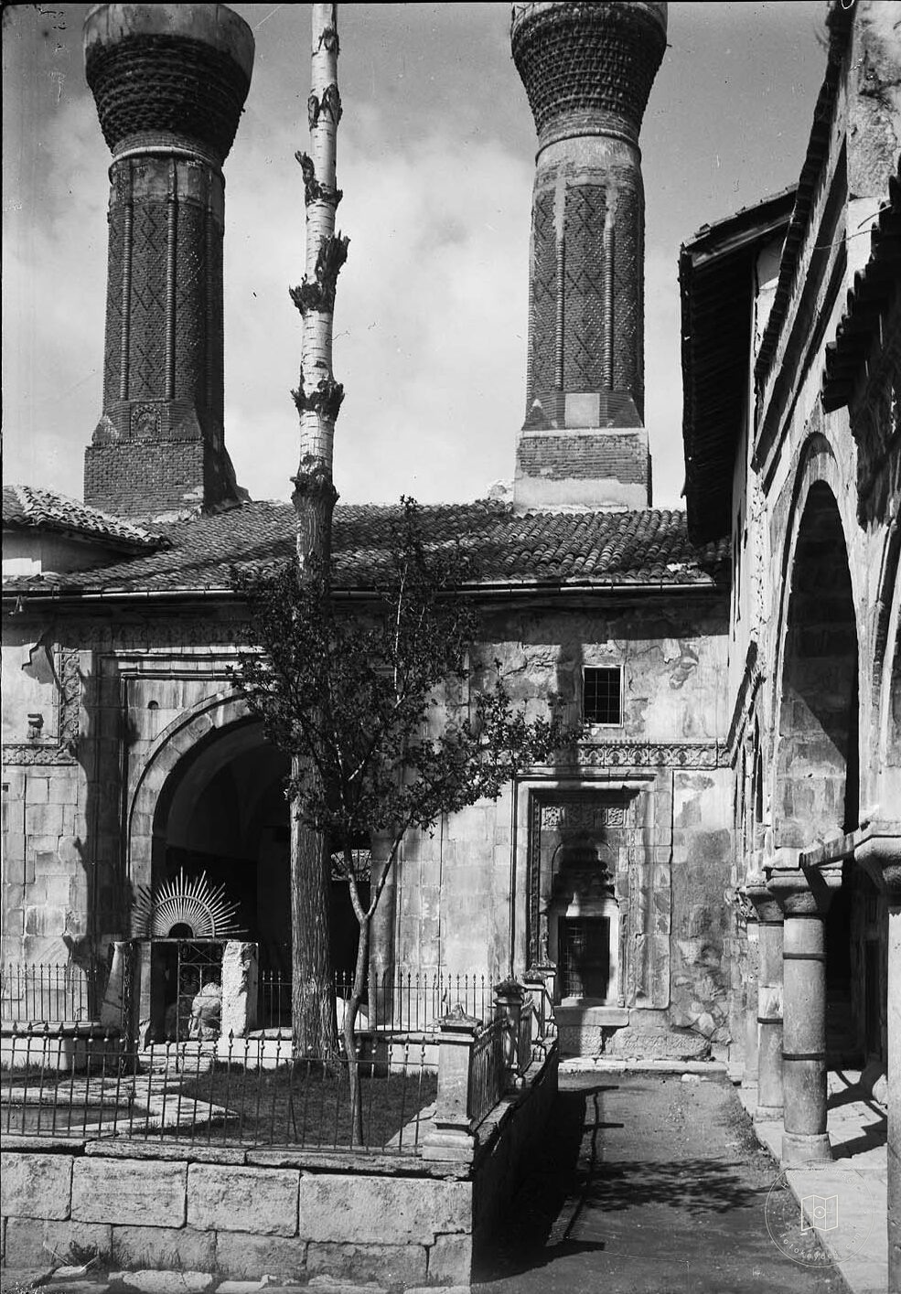 Sivas Gök Medrese Hunting View